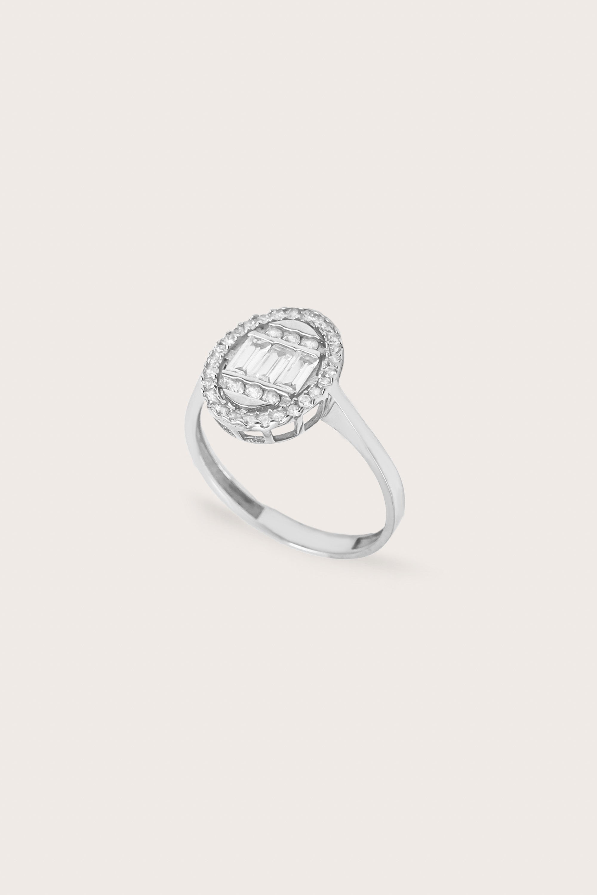 14K White Gold Oval Cut Baguette Ring
