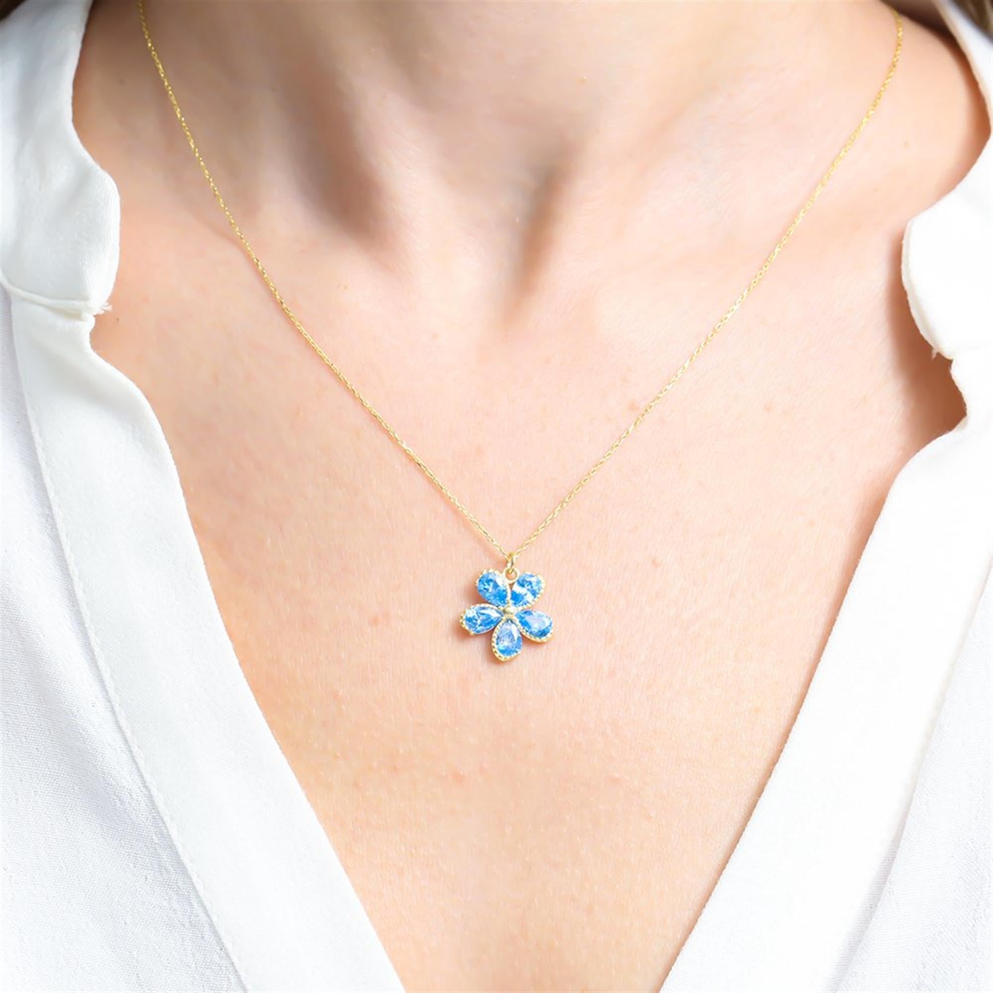 Aquamarine Stone Daisy Silver Necklace