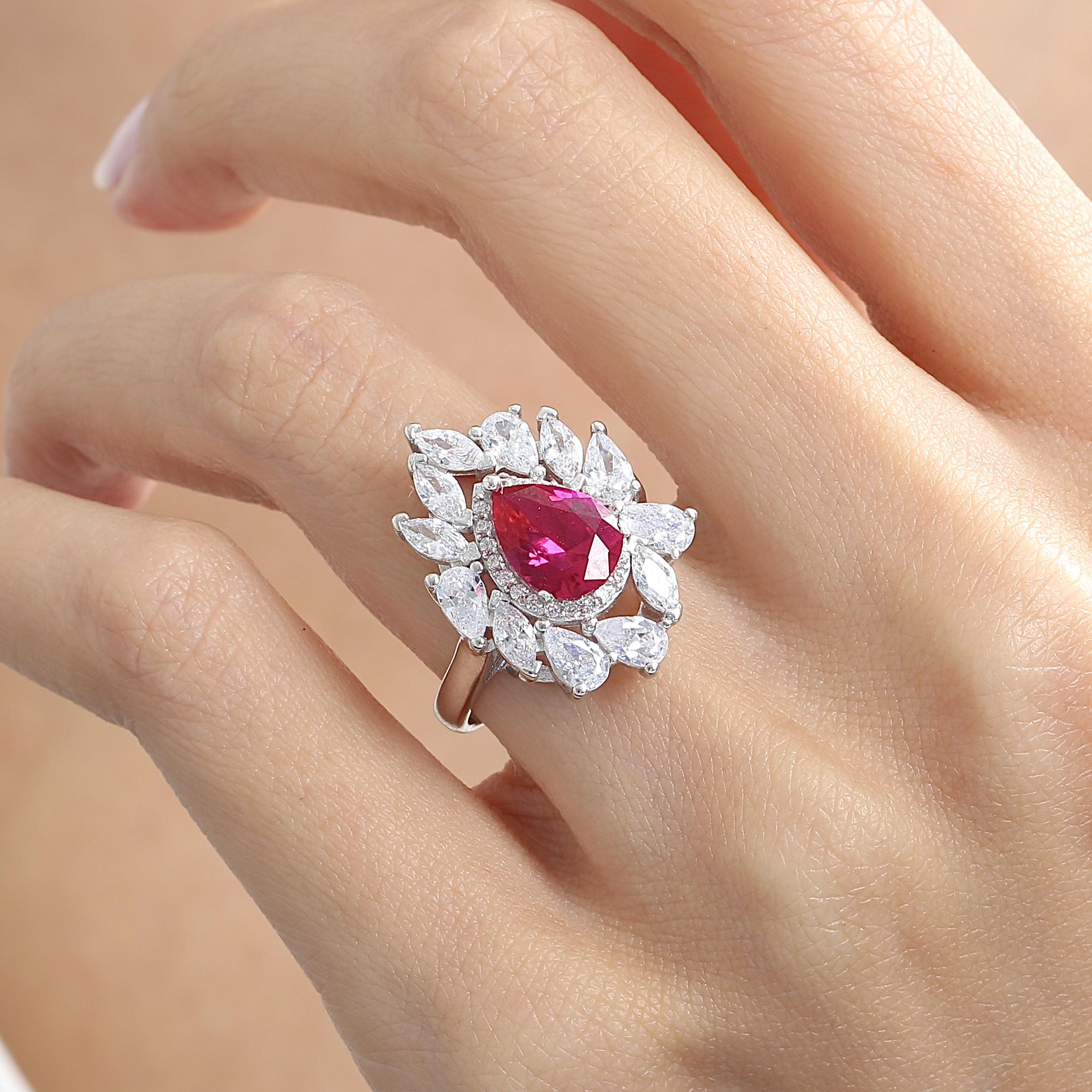 Effective Diamond Istanbul Grandeur Ruby Silver Ring