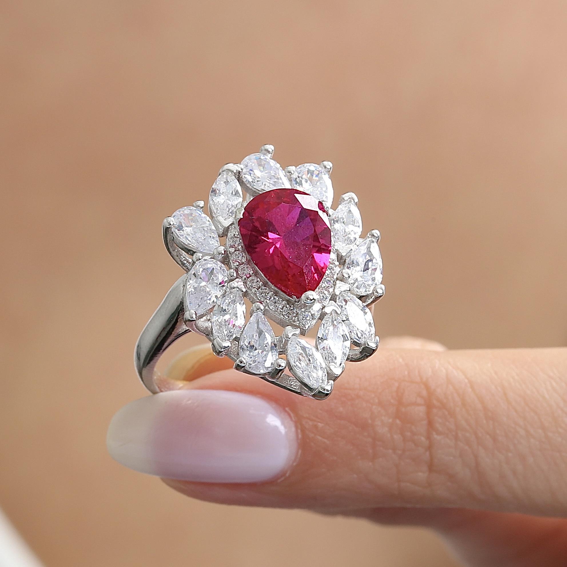 Effective Diamond Istanbul Grandeur Ruby Silver Ring