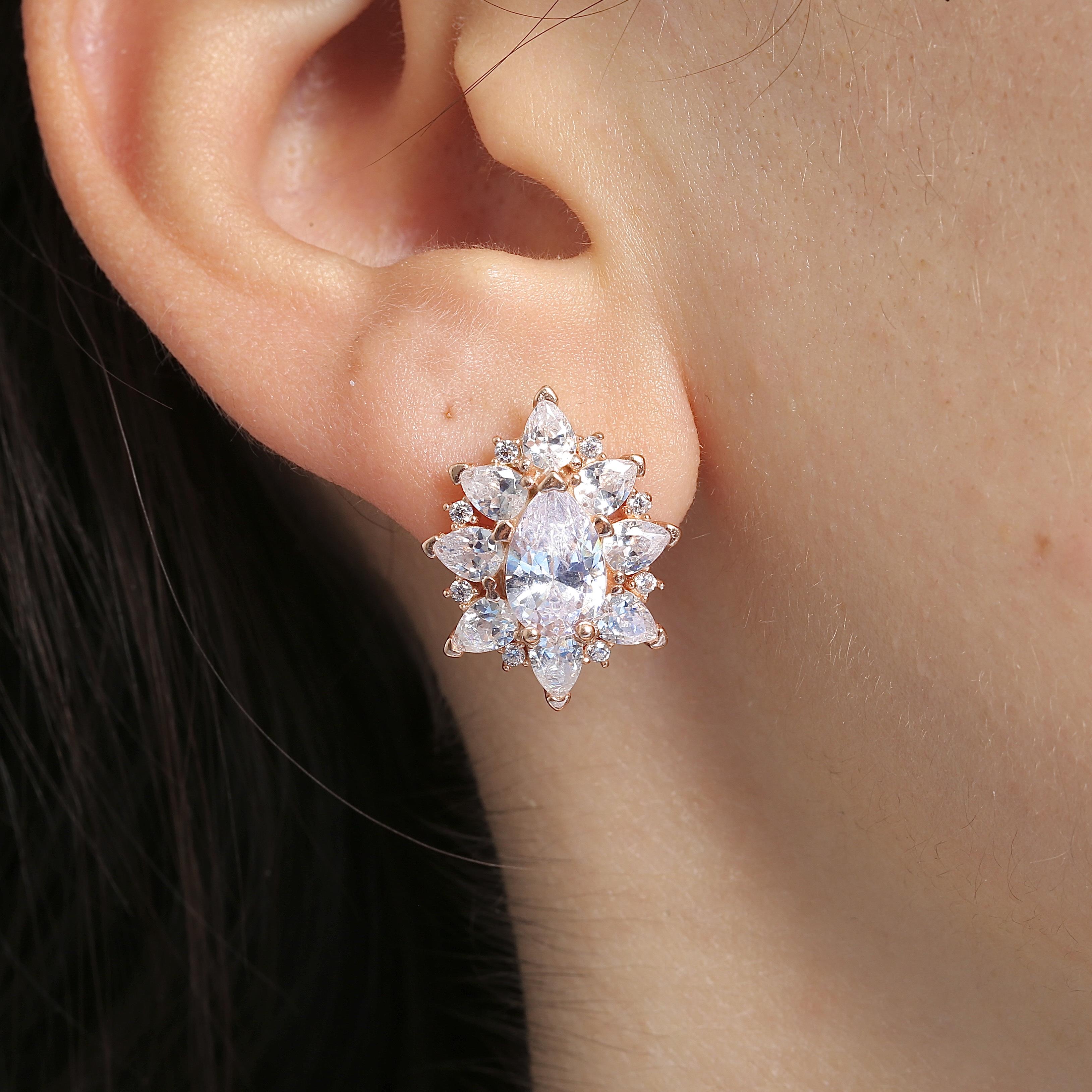 Effective Diamond London Passion Sparkling Silver Earrings