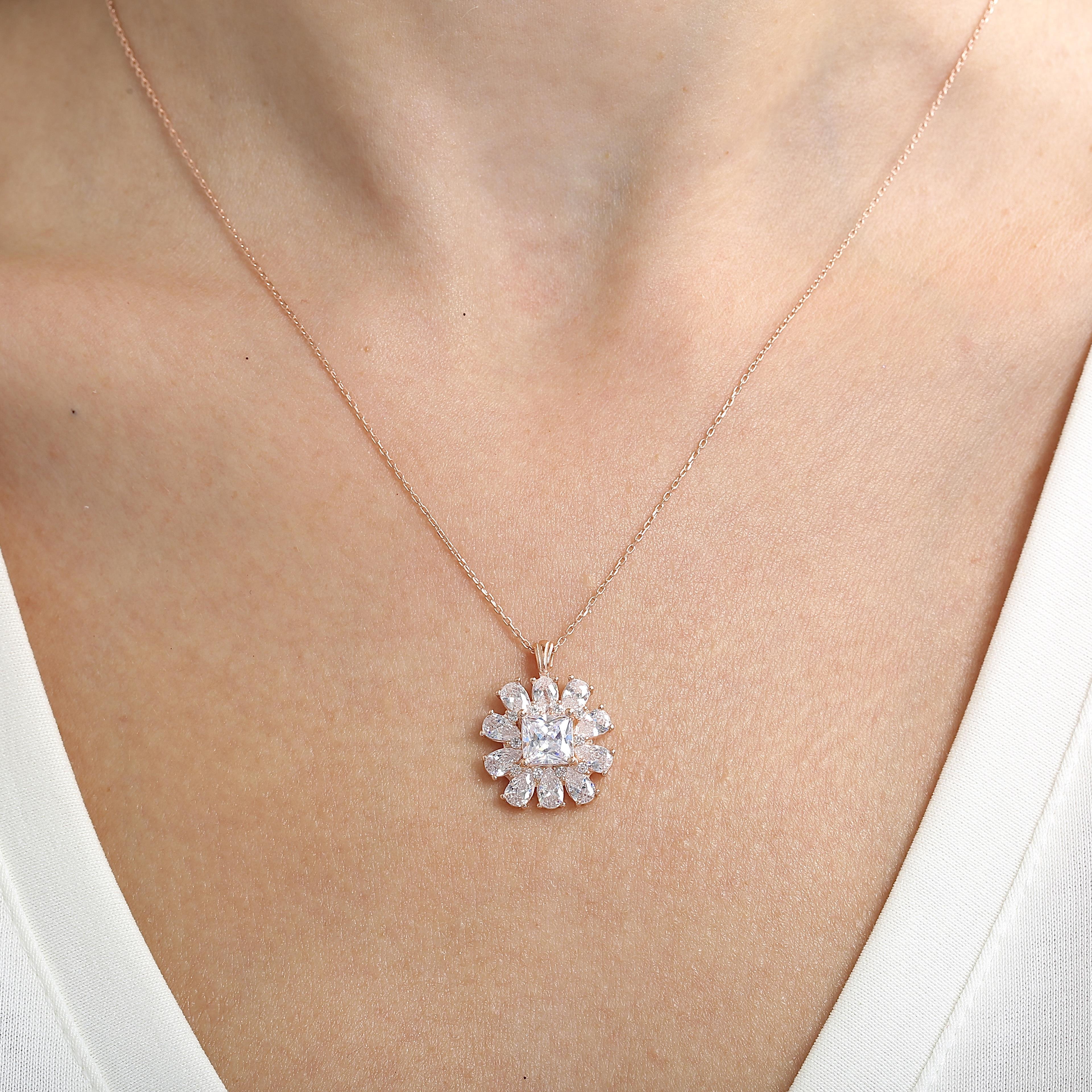 Effective Diamond Milano Dream Sparkling Rose Gold Necklace