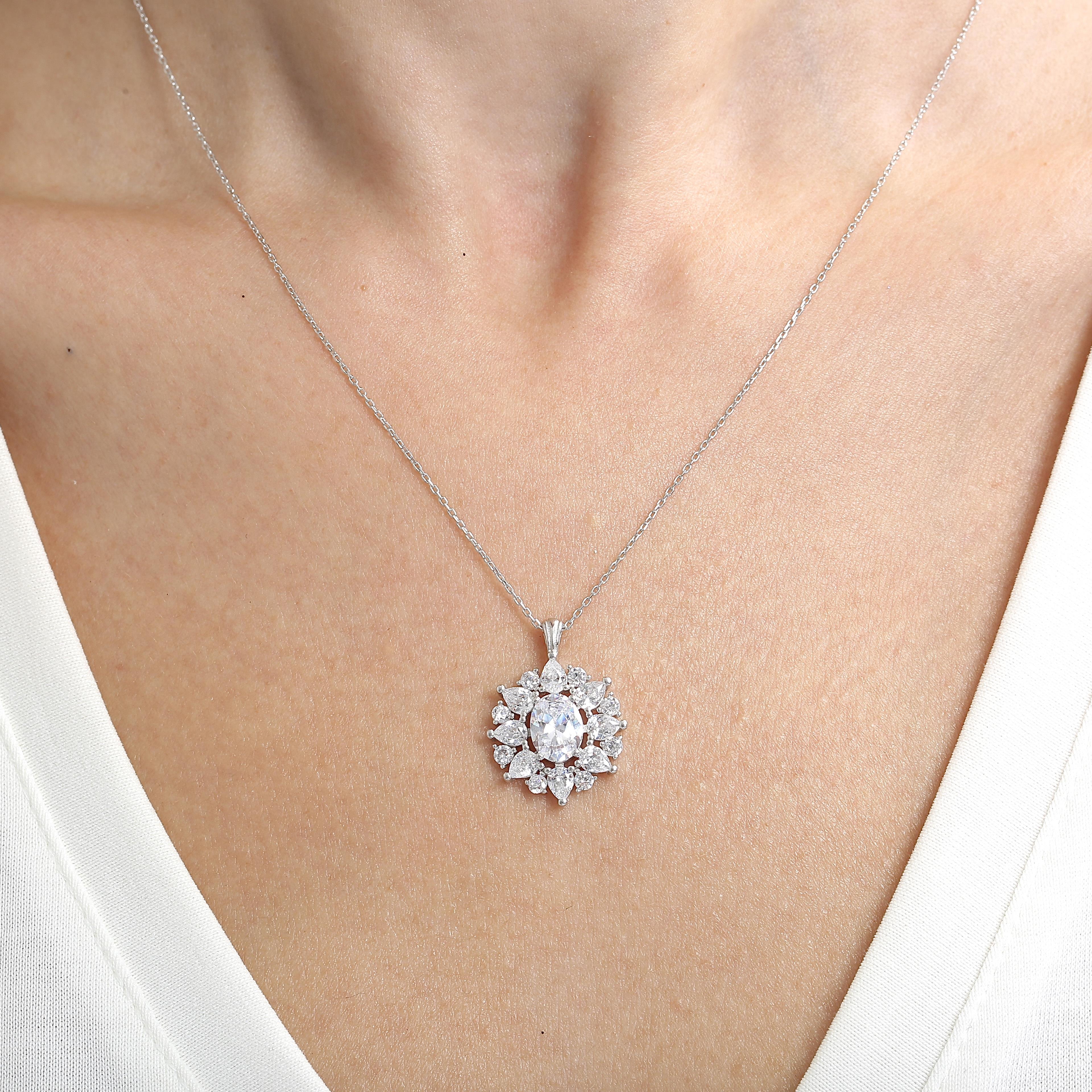 Effective Diamond Paris Sparkling Silver Necklace