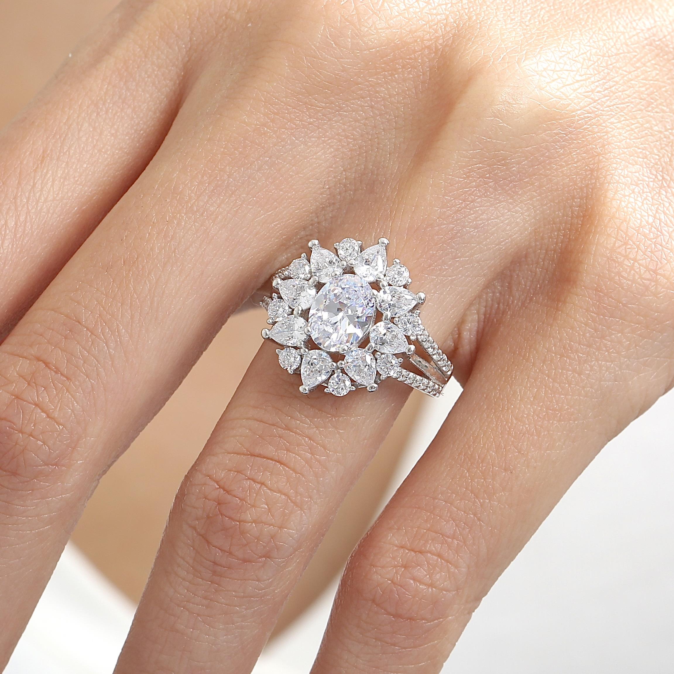 Effective Diamond Paris Sparkling Silver Ring