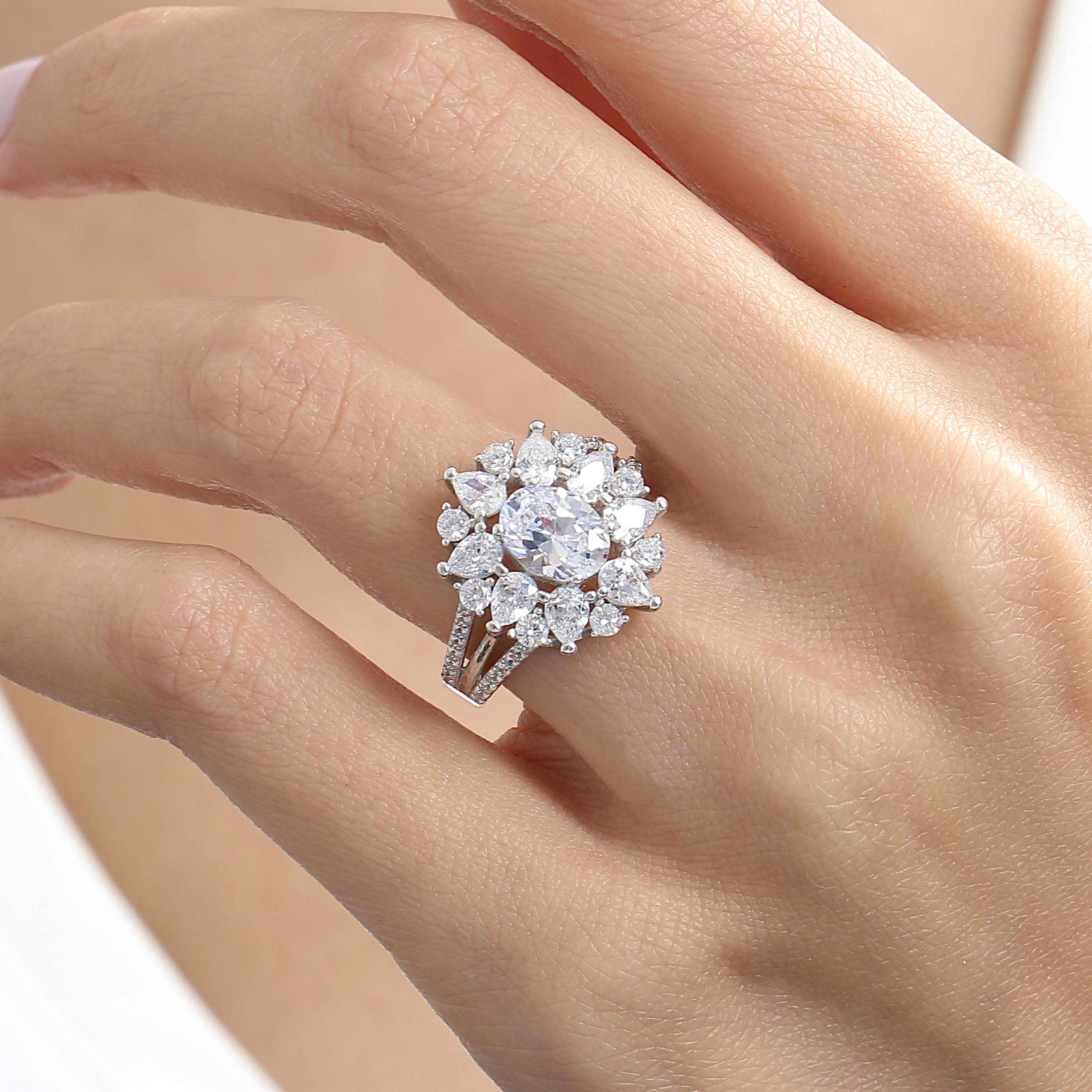 Effective Diamond Paris Sparkling Silver Ring