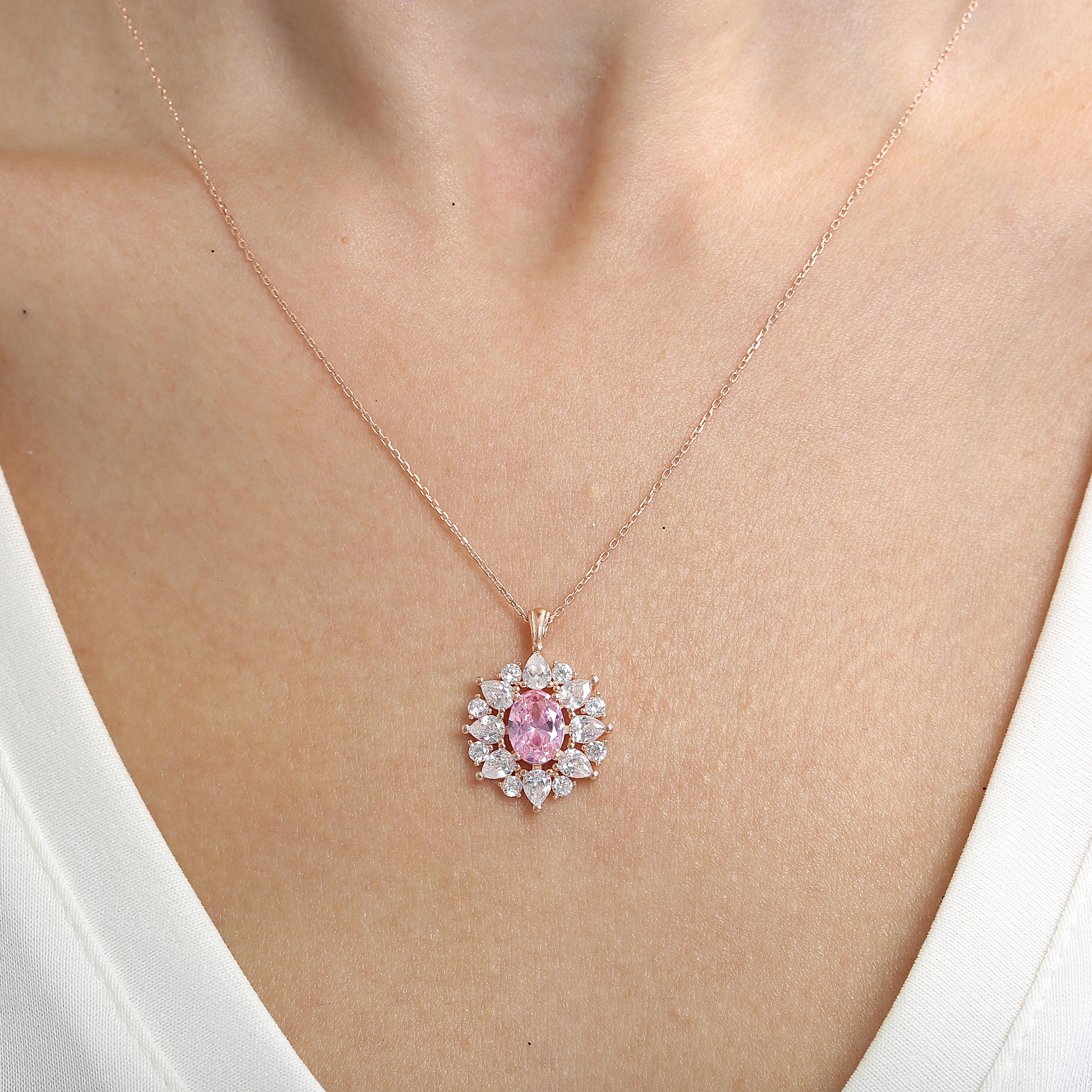 Effective Diamond Paris Sparkle Pink Rose Gold Necklace