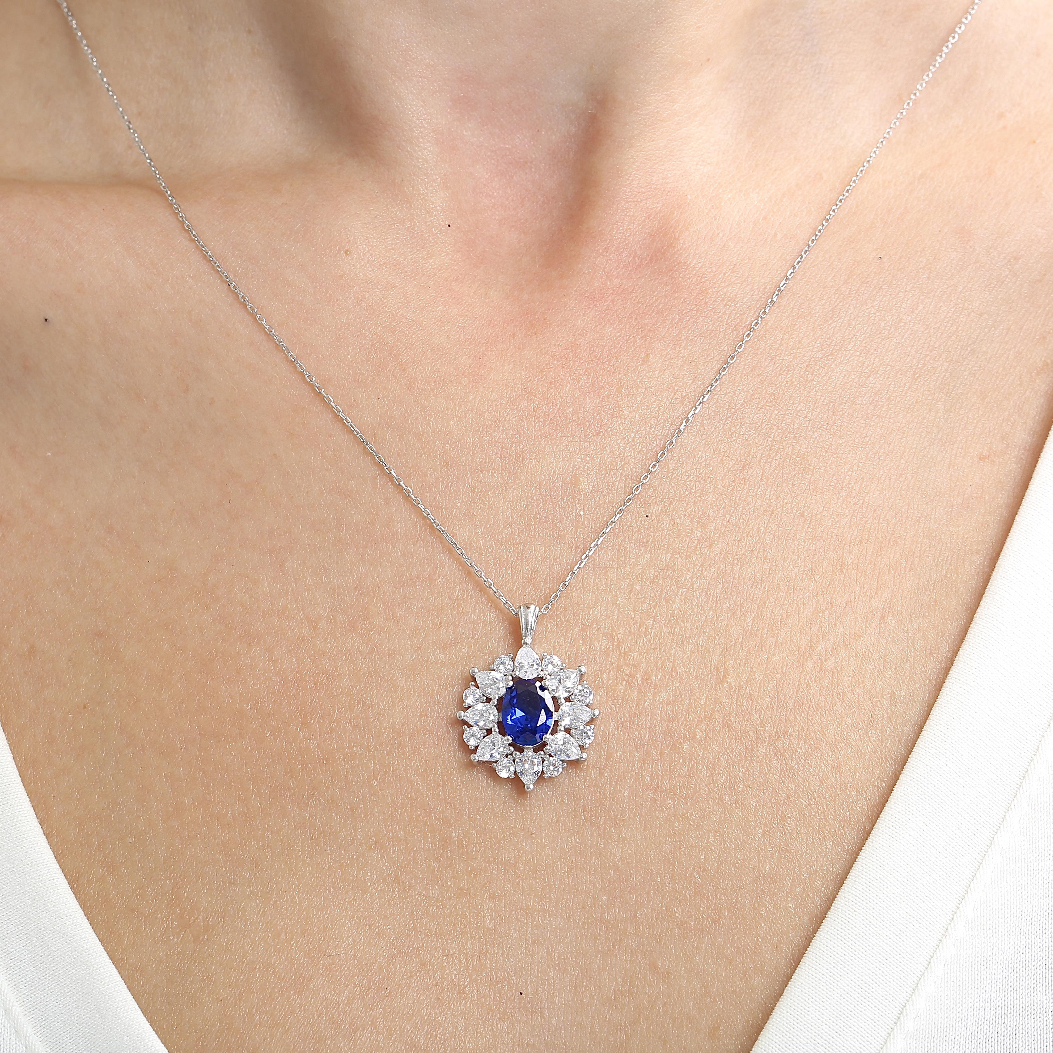 Effective Diamond Paris Sparkle Sapphire Silver Necklace