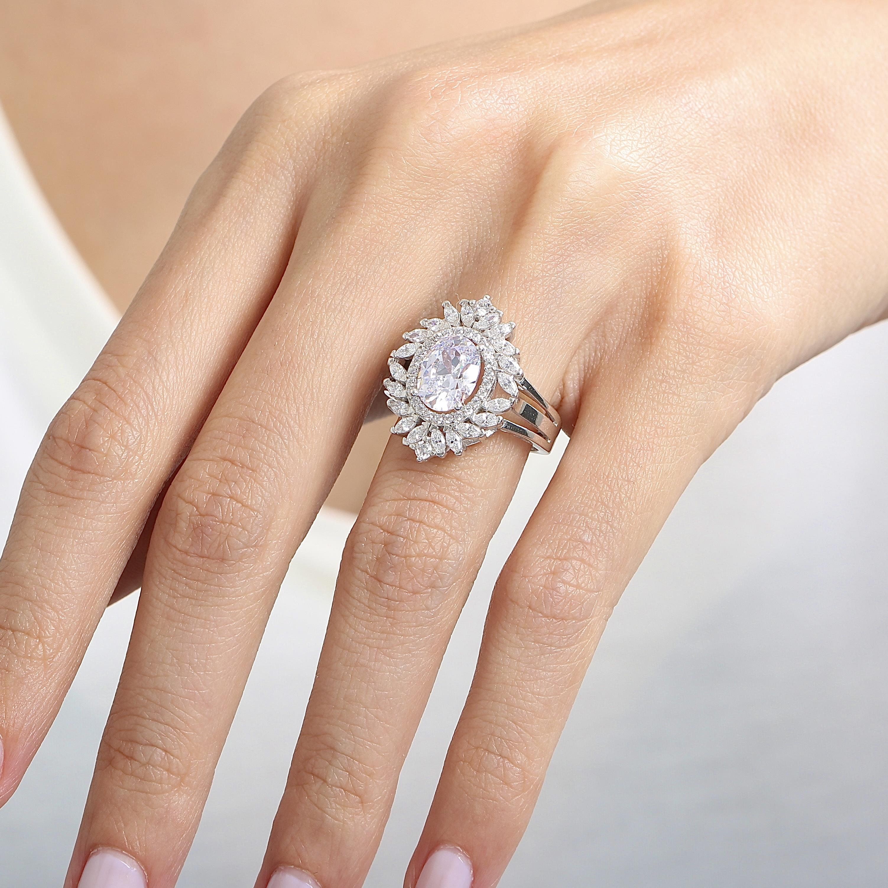 Effective Diamond Venice Dance Sparkling Ring