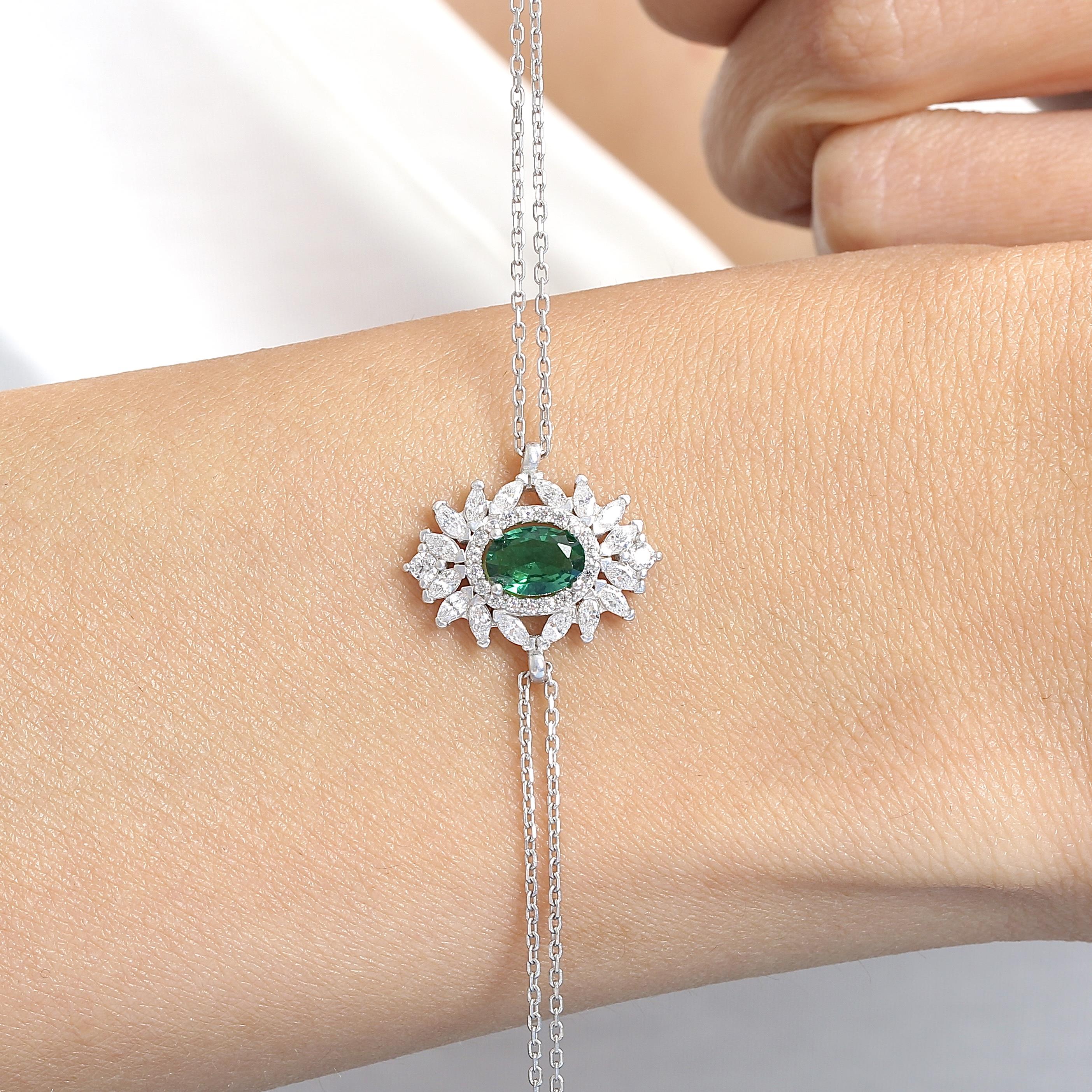 Effective Diamond Venice Dance Emerald Bracelet