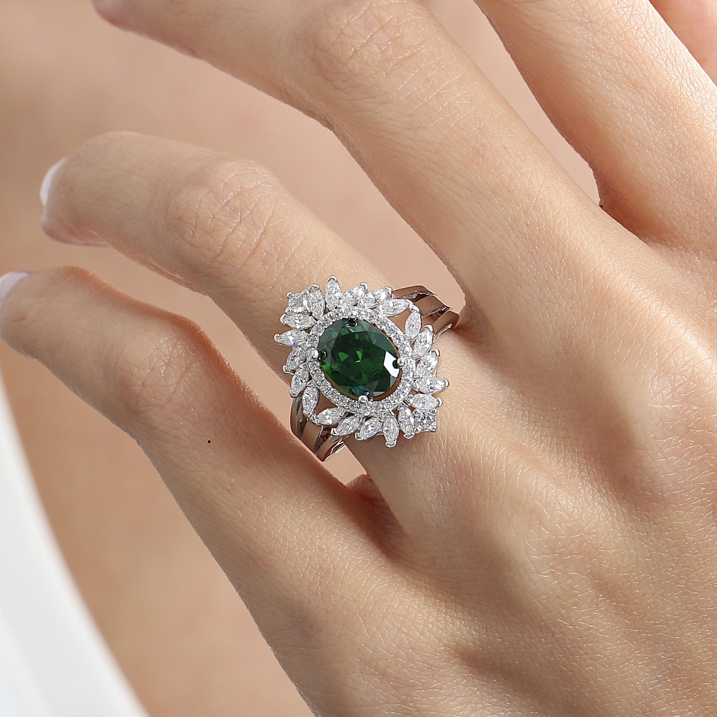 Effective Diamond Venice Dance Emerald Silver Ring