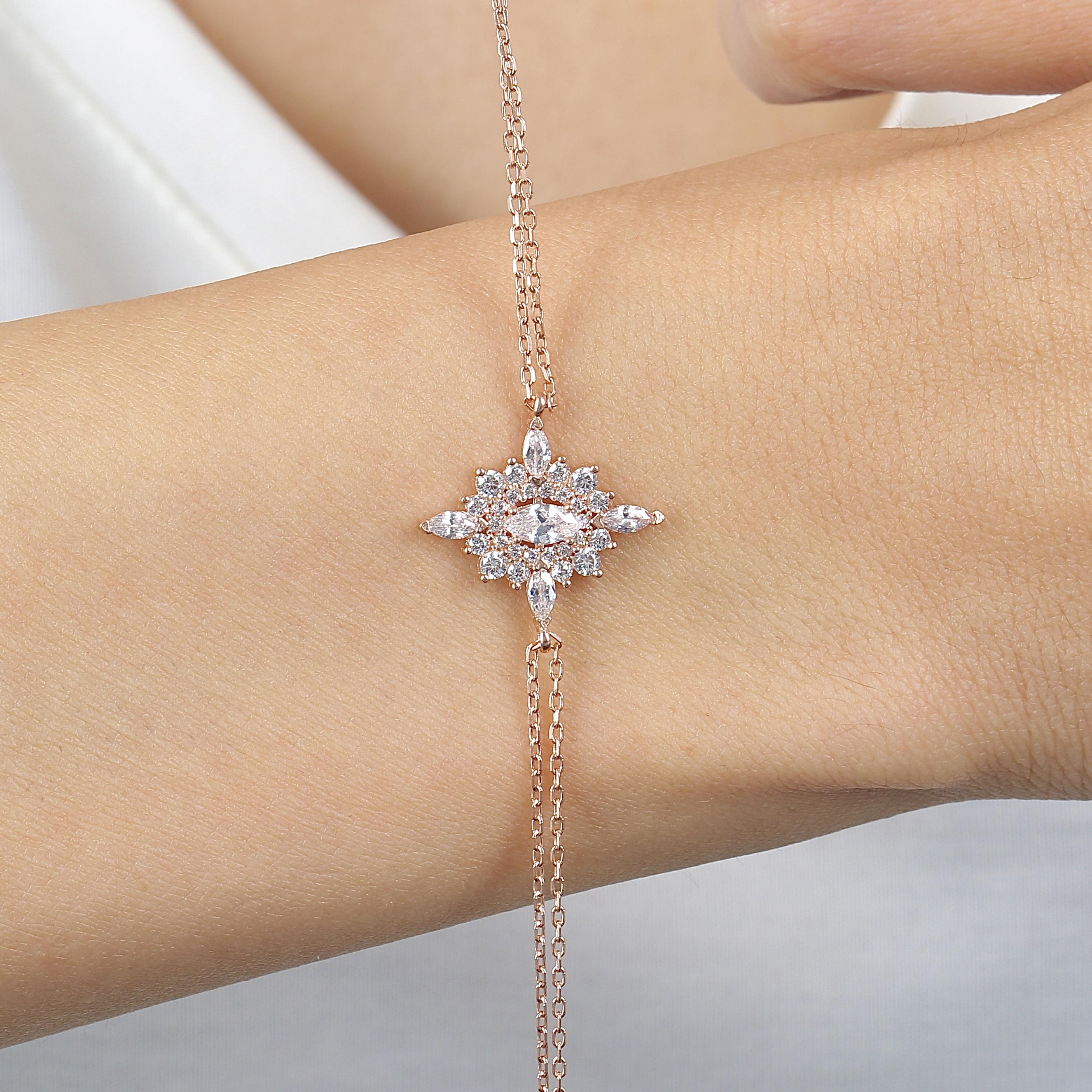 Sparkling Dynasty Crest Vintage Silver Bracelet