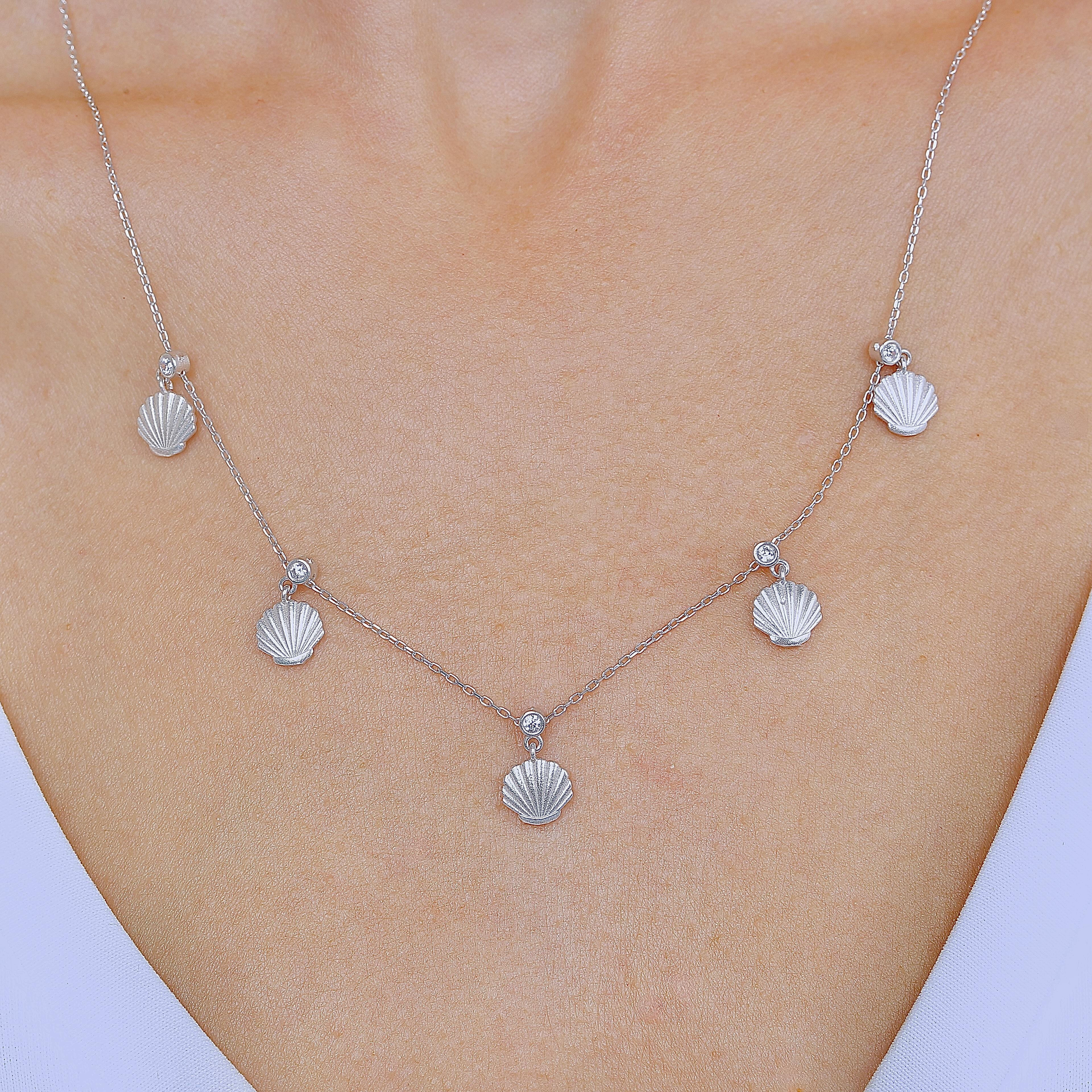 Sparkling Oysters Lucky Silver Choker Necklace