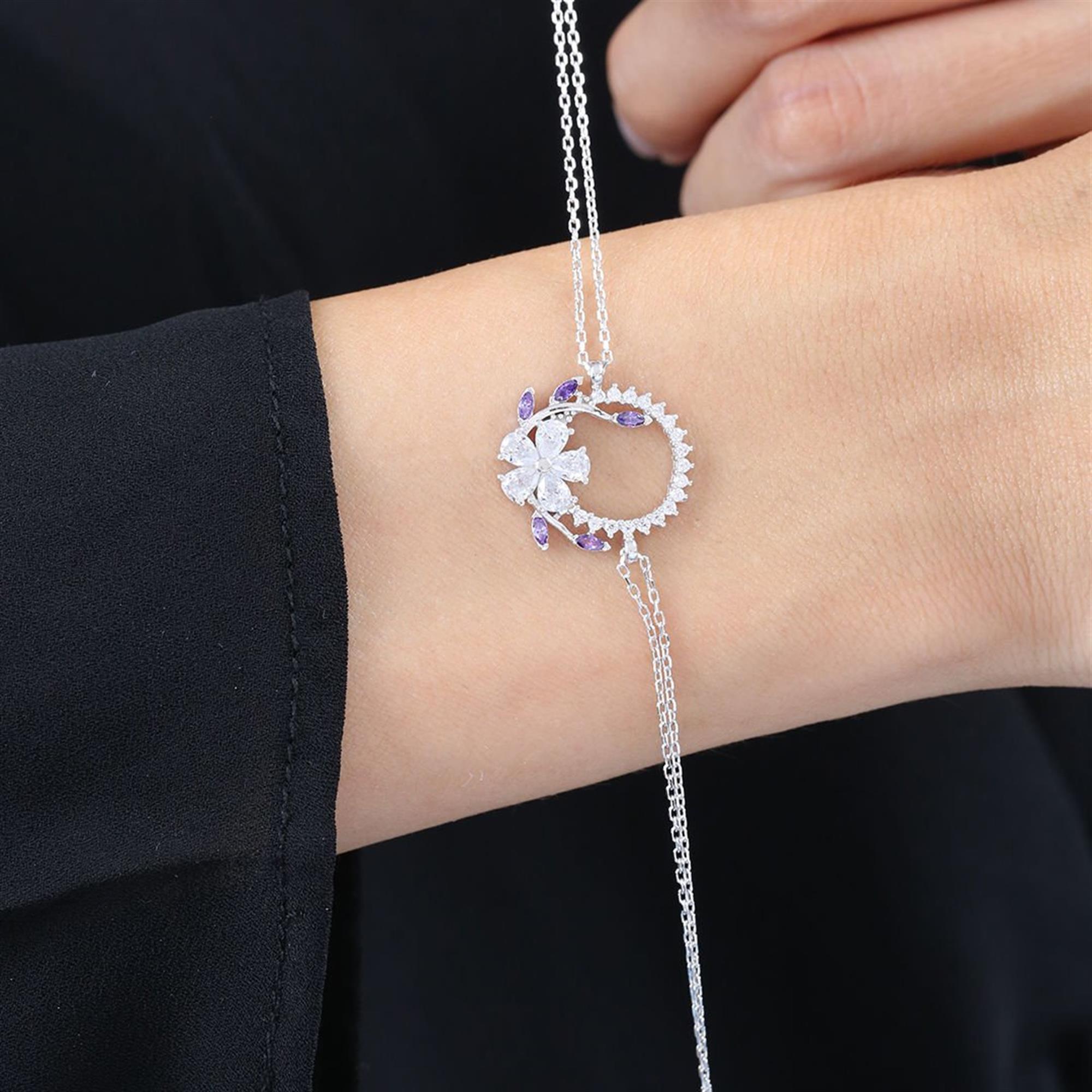 Pulsera de plata con amatistas moradas y diseño floral de corona