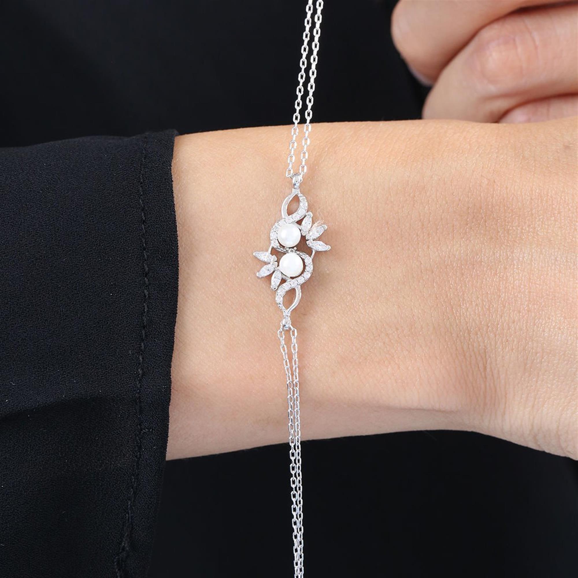 Diamond Setting Sparkling Elegant Pearls Silver Bracelet