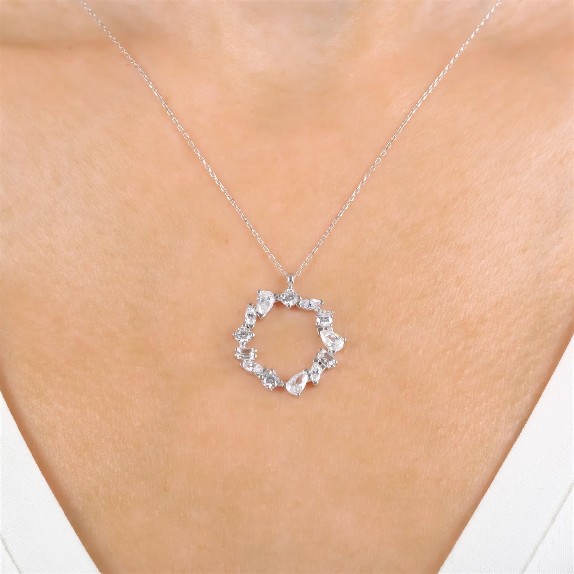 Diamond Setting Sparkling Passion Circle Silver Necklace
