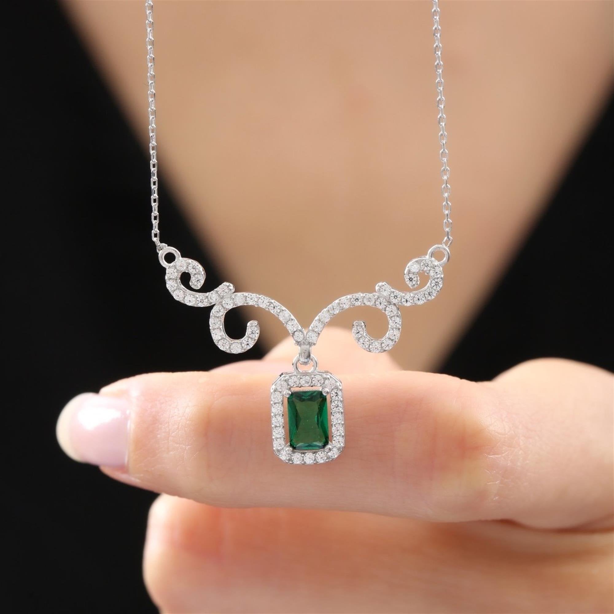 Diamond Royal Emerald Curve Silver Necklace