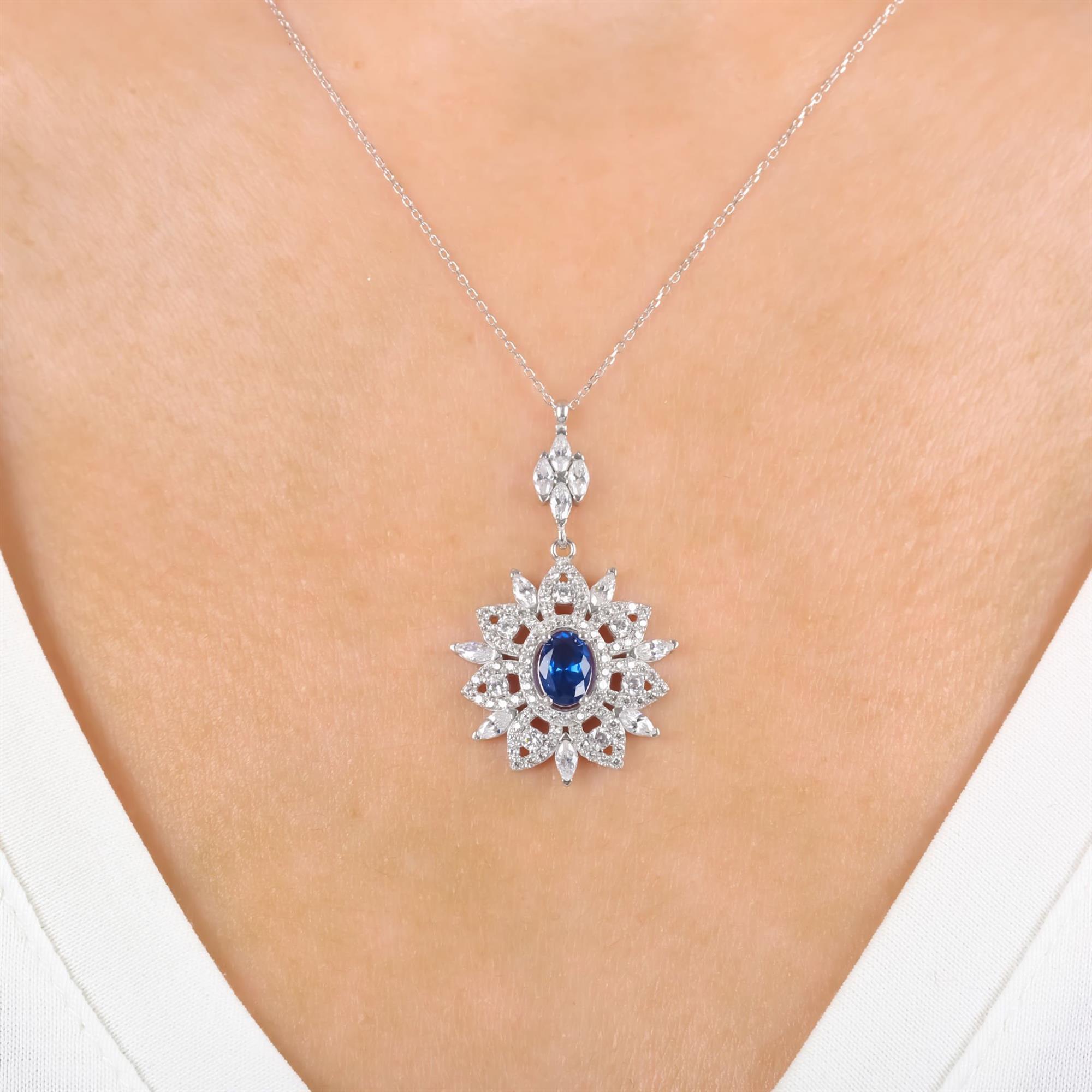 Diamond Setting Sapphire Queen's Sun Silver Necklace