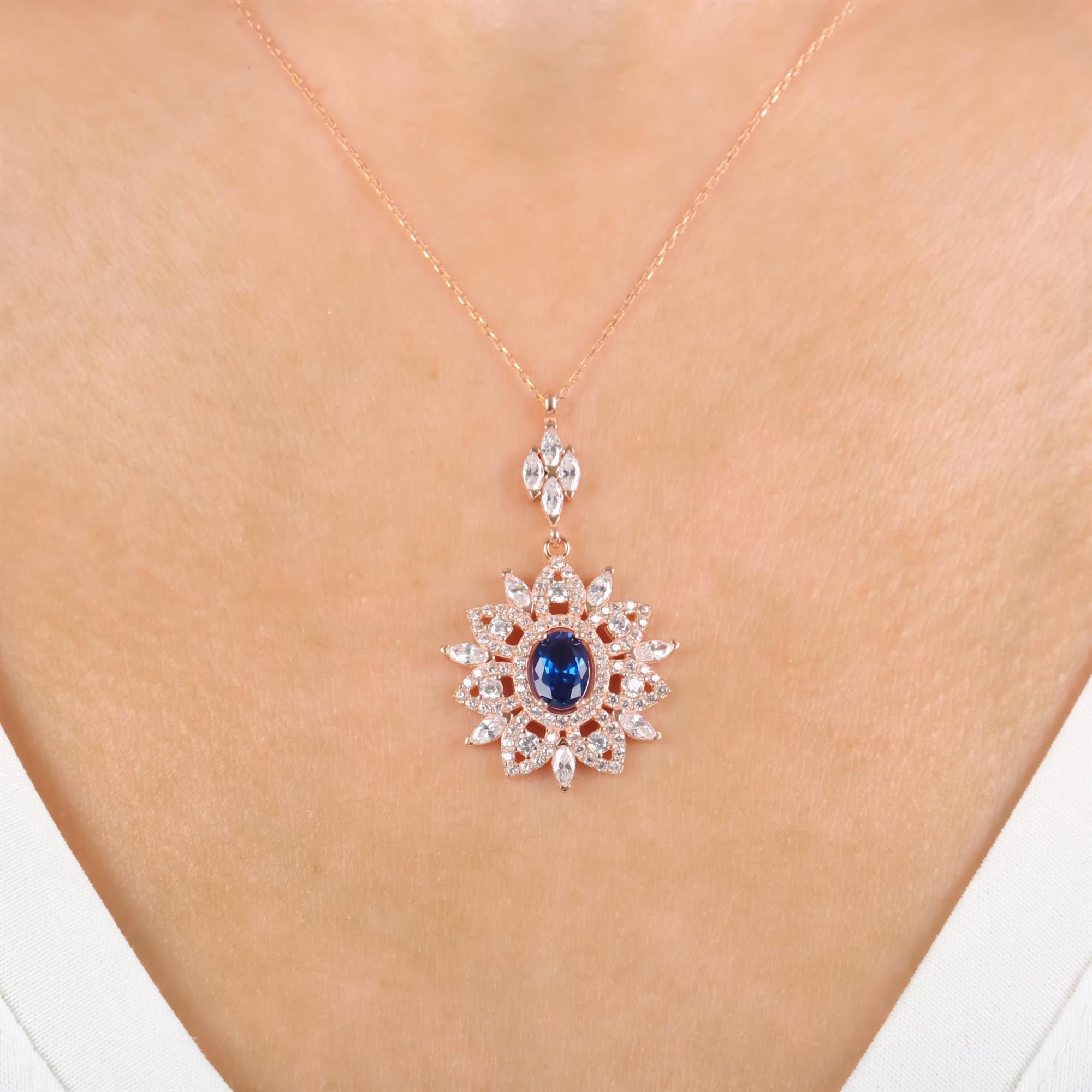 Diamond Setting Sapphire Queen's Sun Rose Gold Necklace