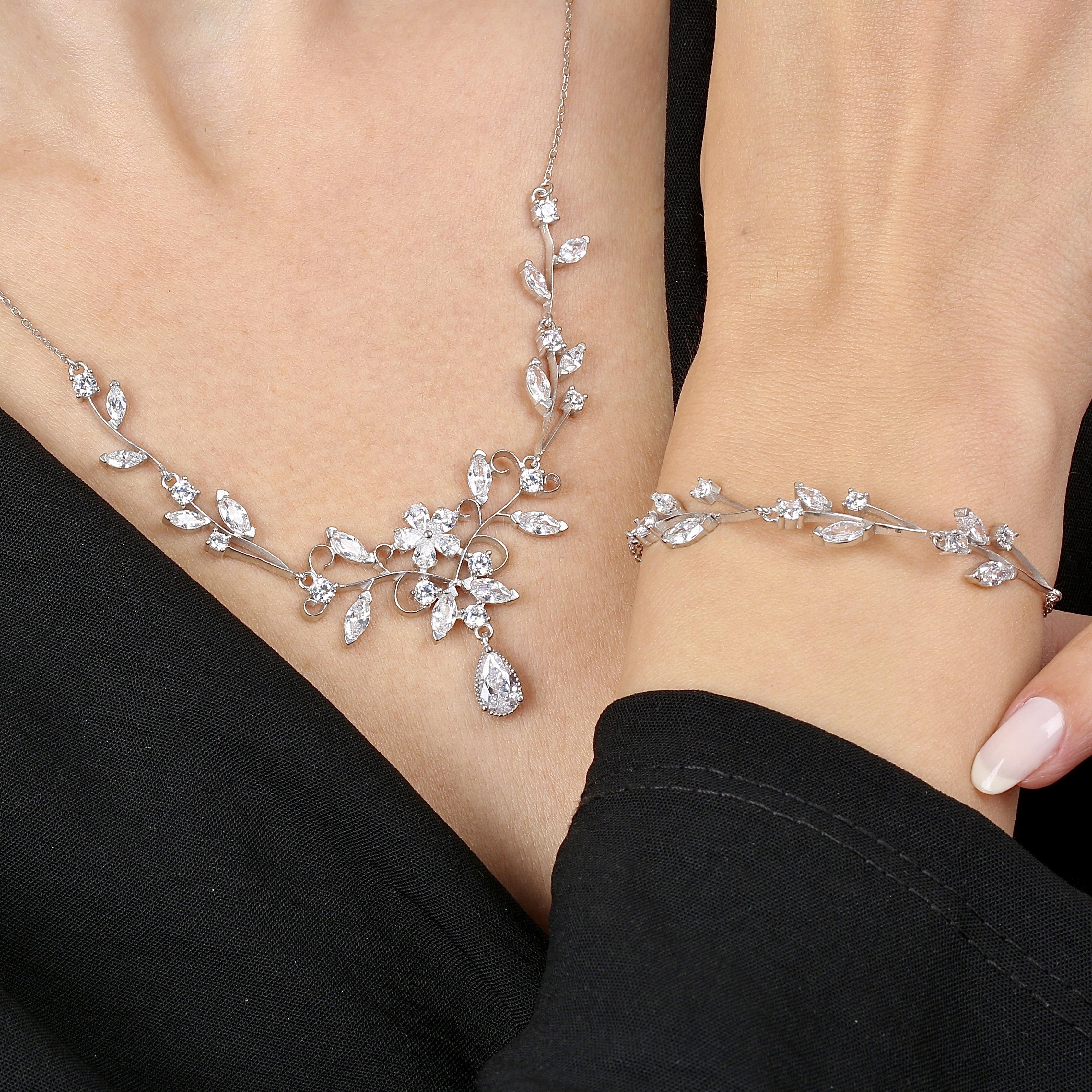 Diamond Love Bouquet Silver Waterway Set