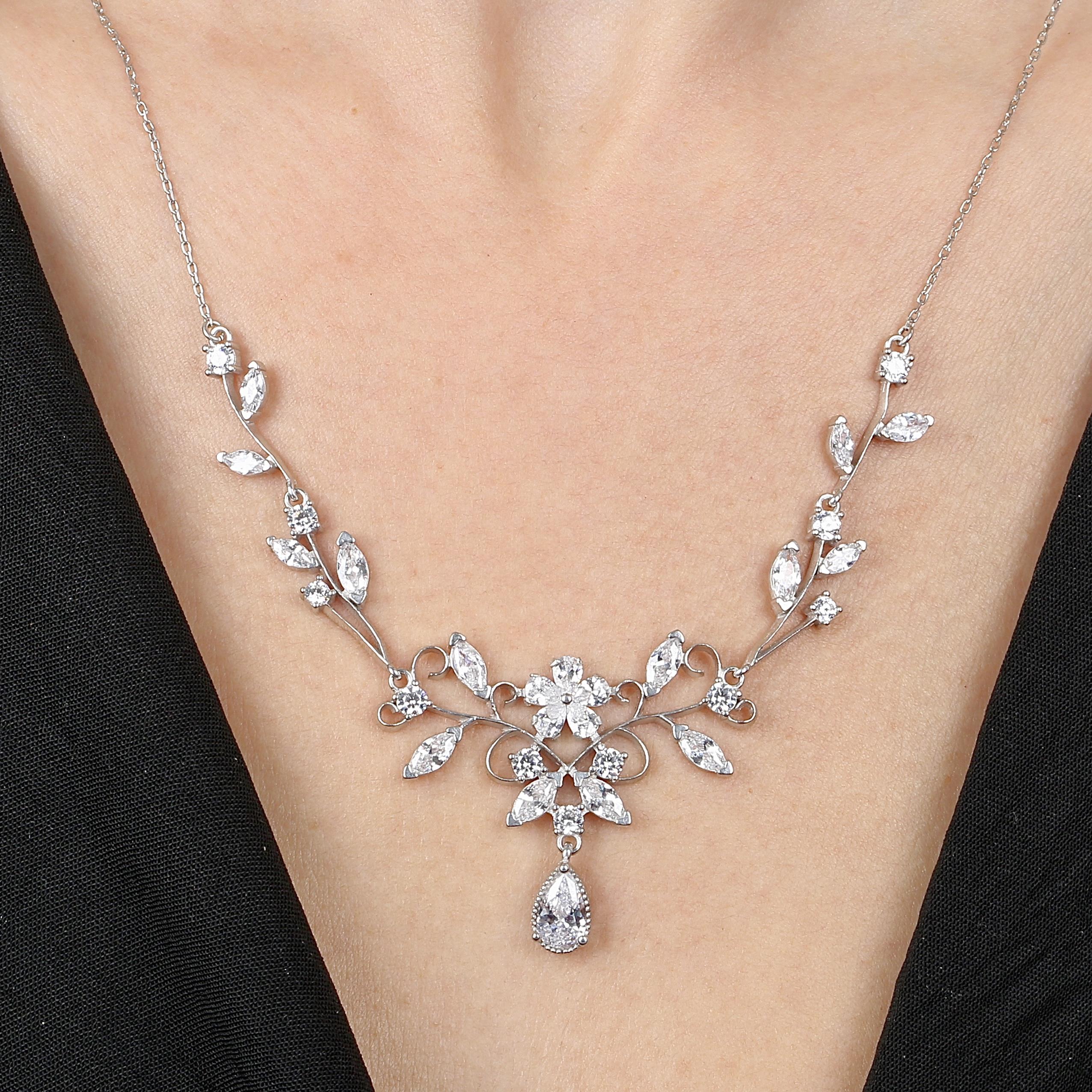 Diamond Love Bouquet Silver Waterway Set