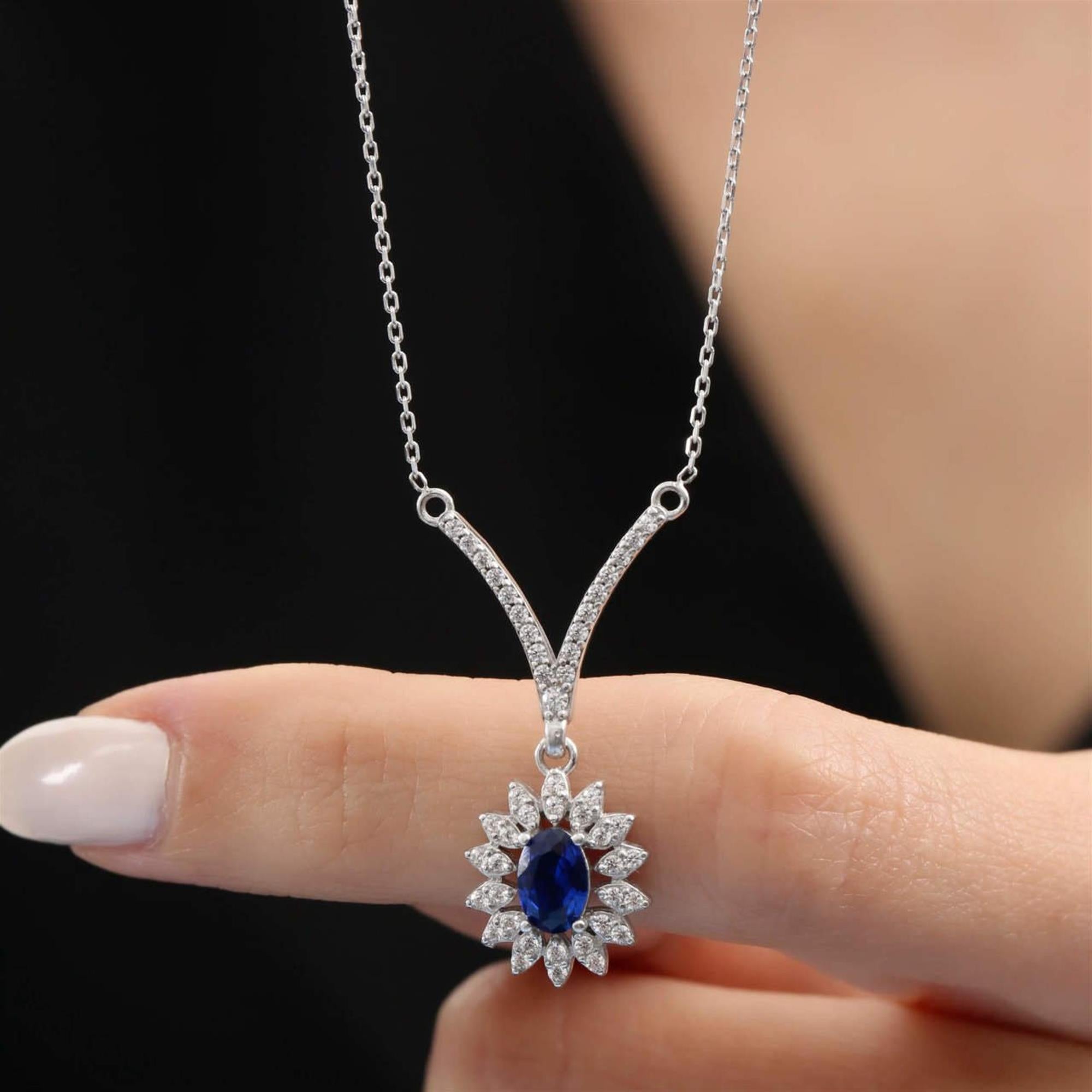 Diamond Setting Vega Star Sapphire Seal of Elegance Silver Necklace