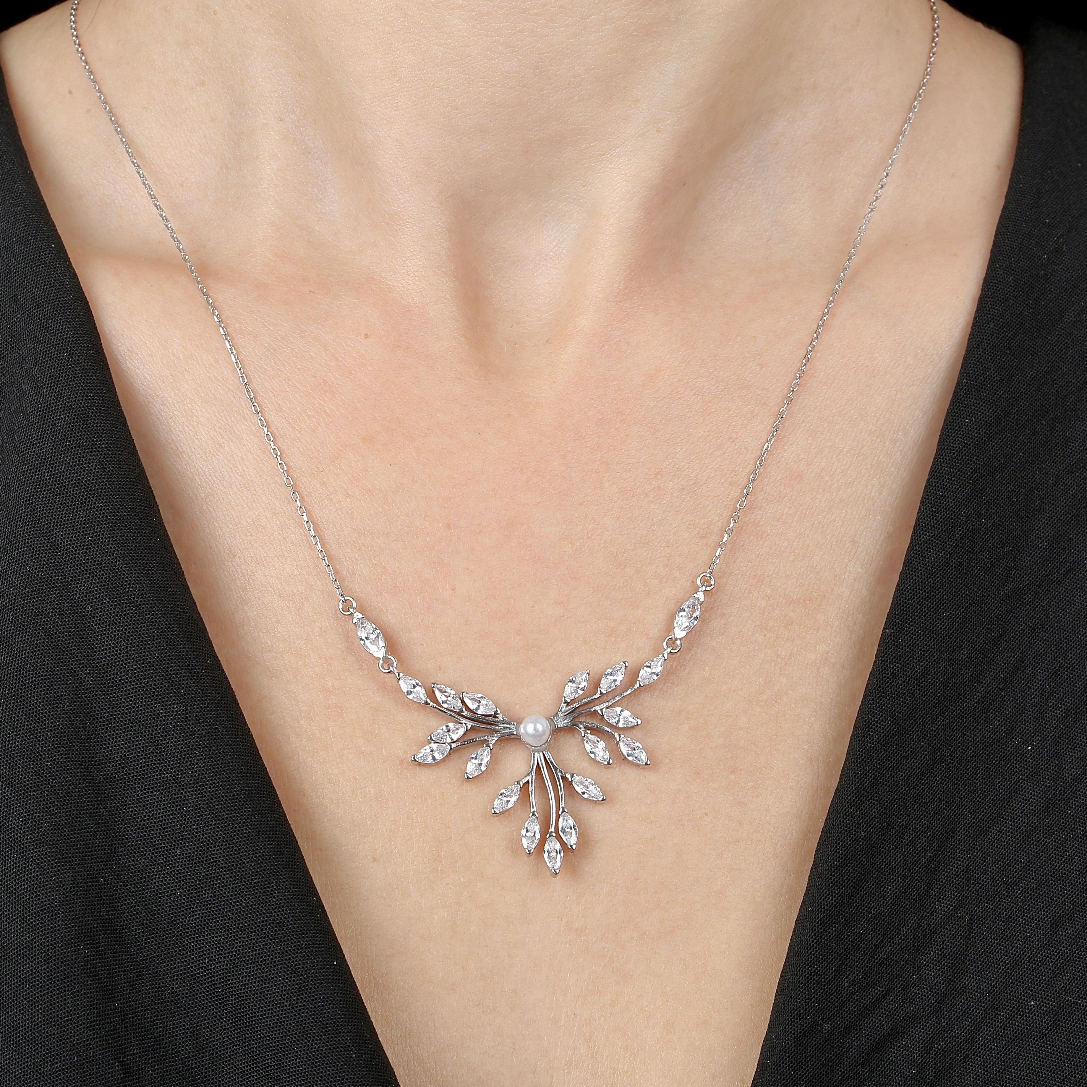 Diamond Setting Elegant Silver Waterway Set