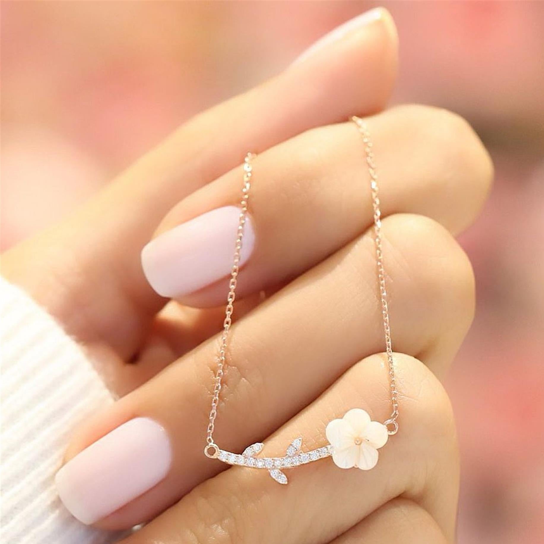 Delicate Wild Daisy Rose Gold Necklace