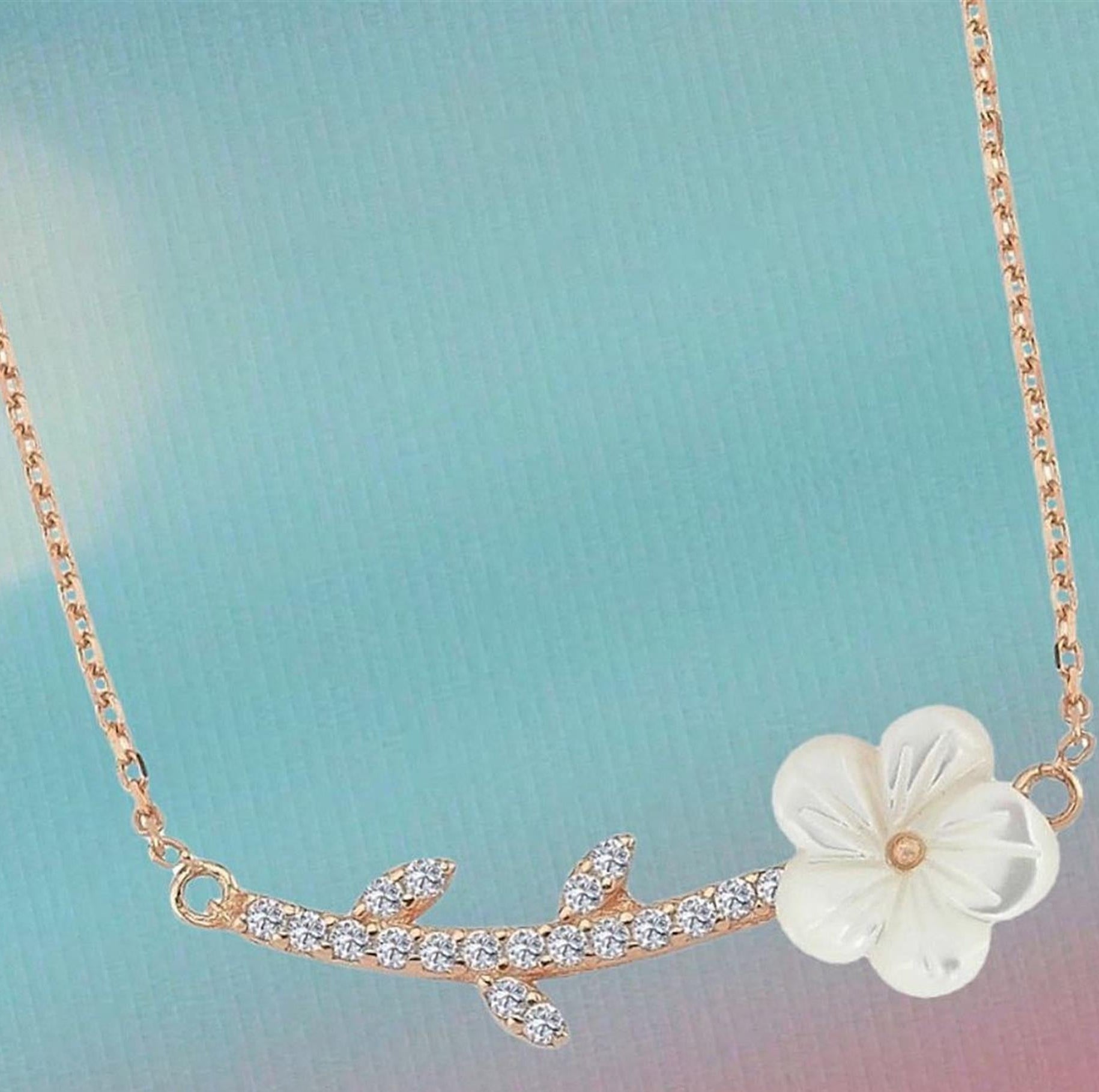 Delicate Wild Daisy Rose Gold Necklace