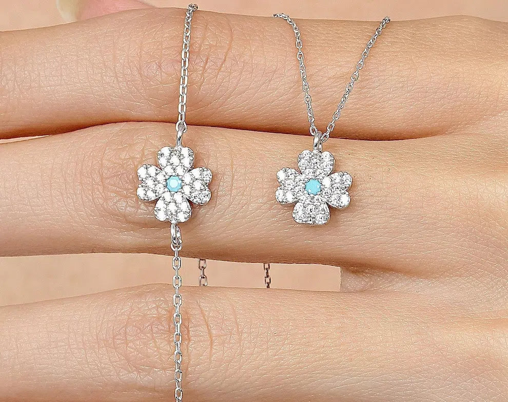 What Makes the 4 Leaf Clover Bracelet a Timeless Good Luck Charm?