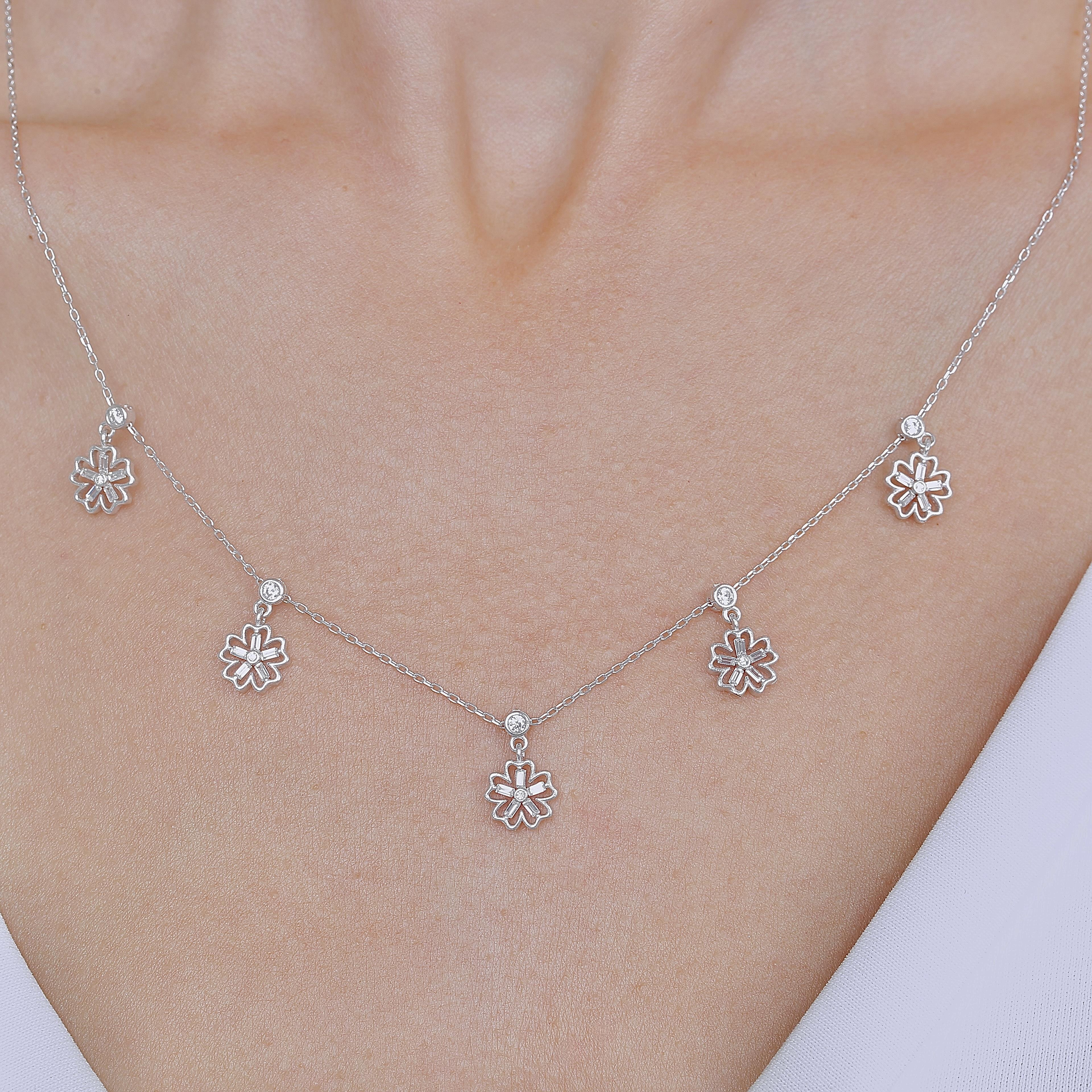 Noble Clovers Choker Silver Lucky Necklace
