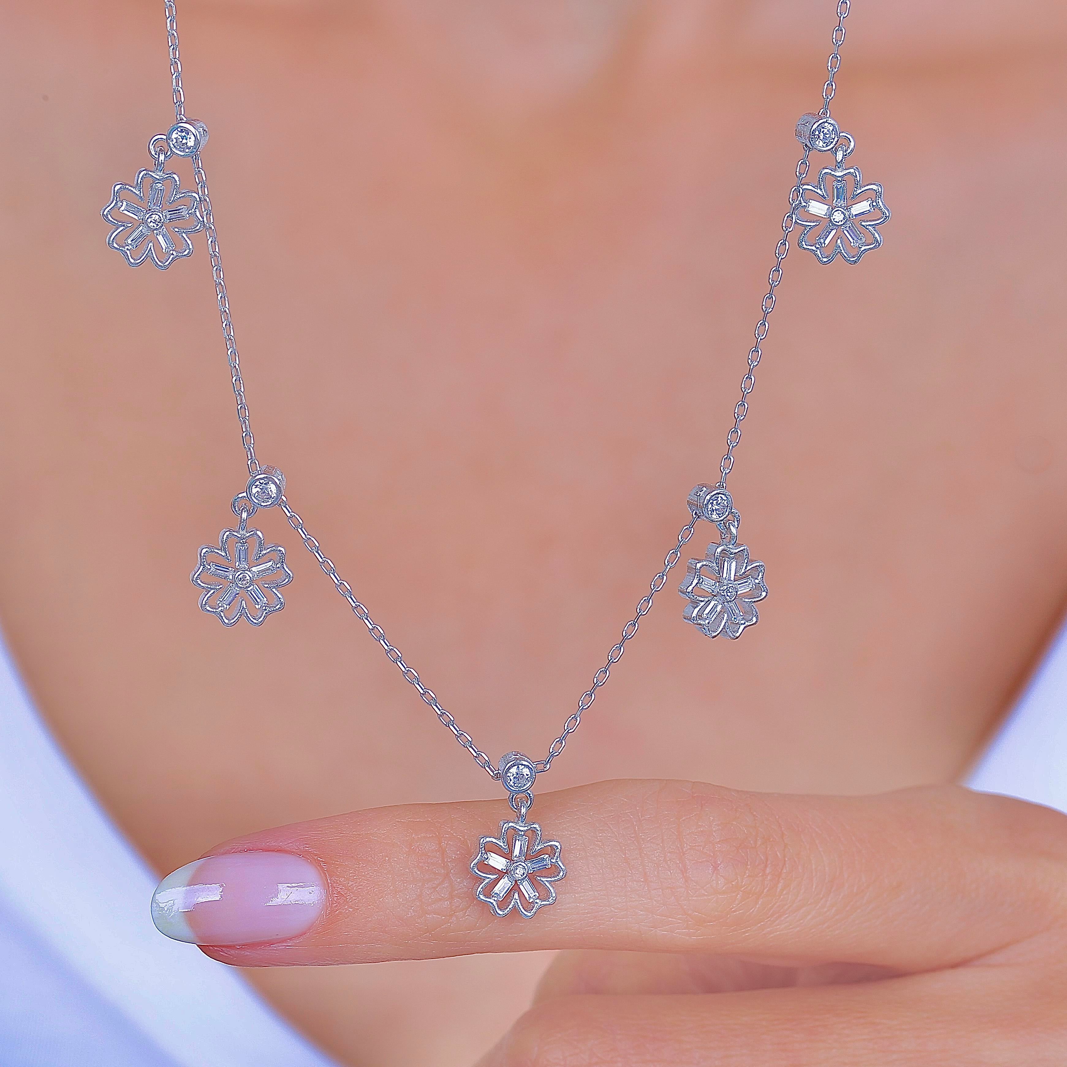 Noble Clovers Choker Silver Lucky Necklace