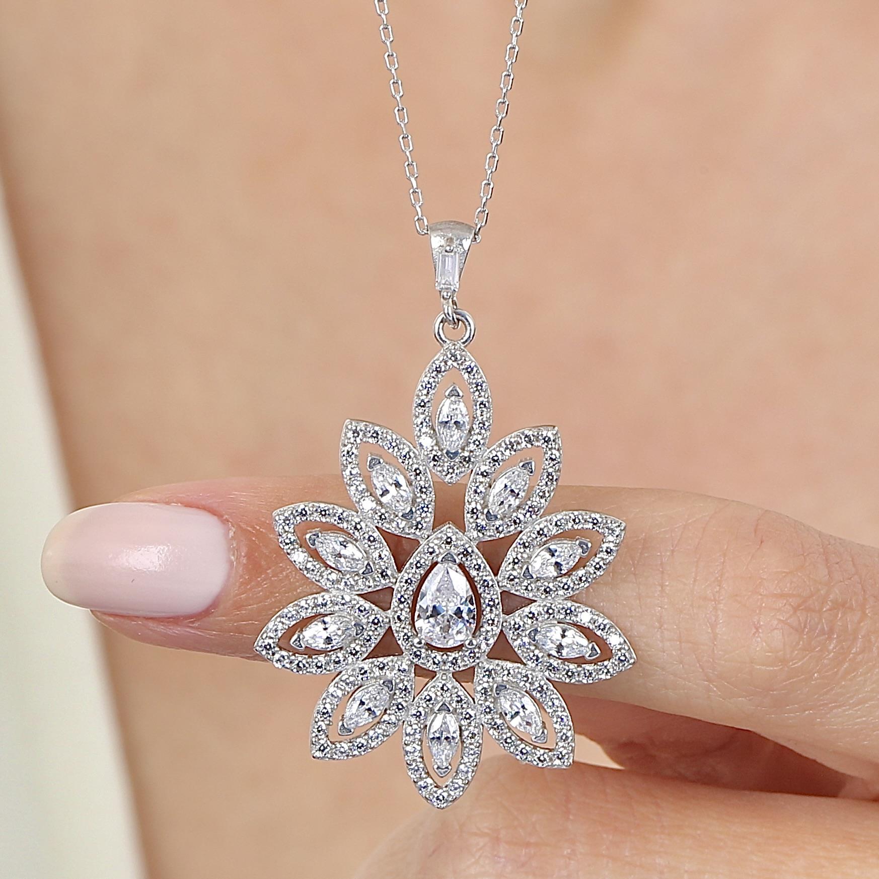 Effective Diamond Dainty Silver Necklace