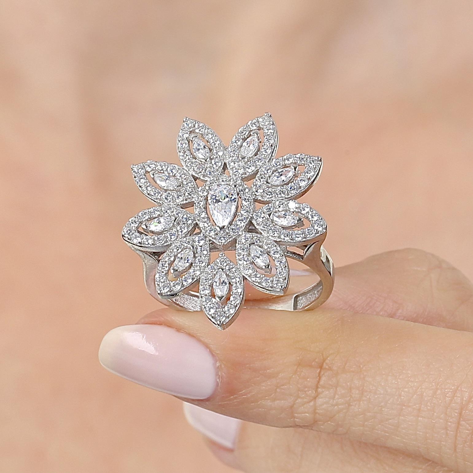 Effective Diamond Sparkle Flower Silver Ring