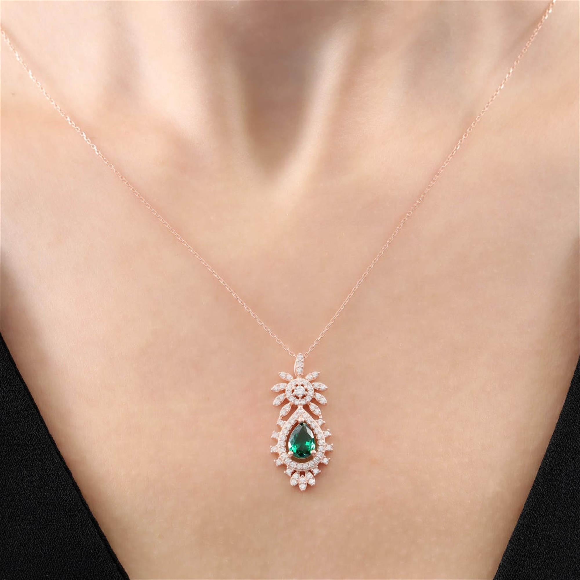 Effective Diamond Blessing Drop Synthetic Emerald Rose-Colored Silver Necklace