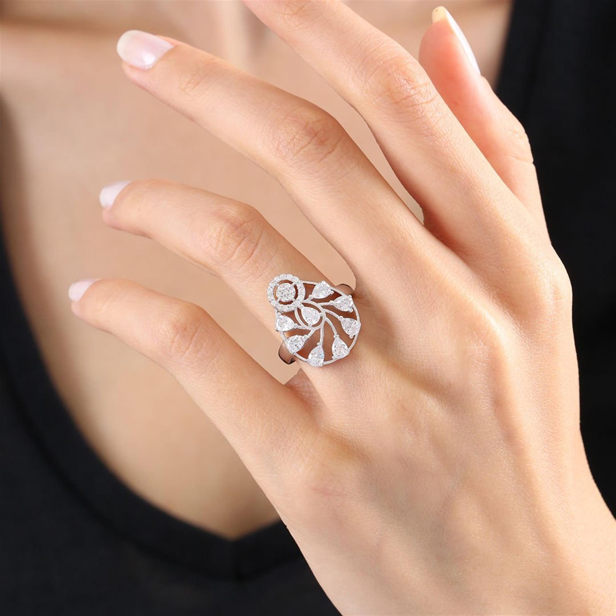 Effective Diamond Sparkling Rain Silver Ring
