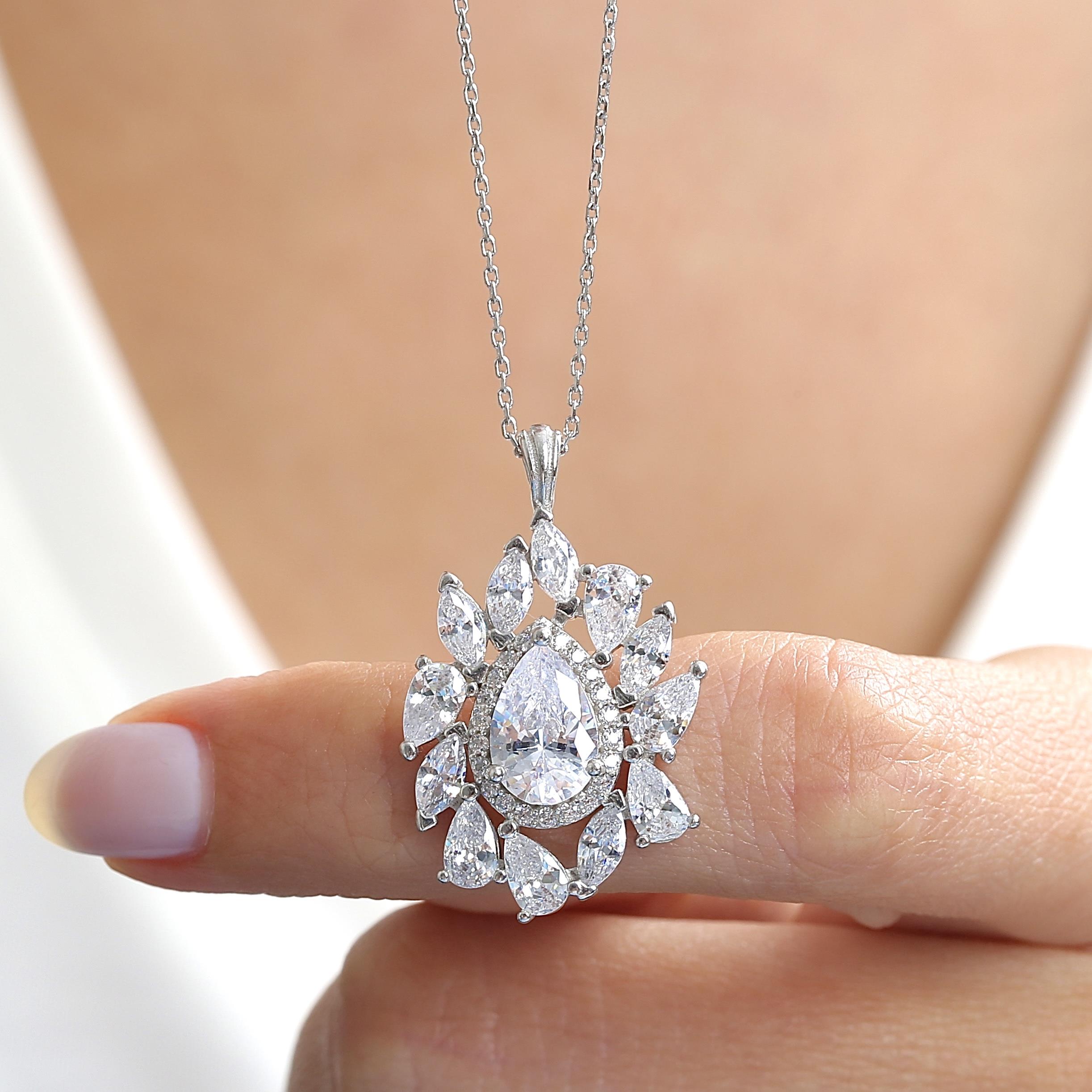 Effective Diamond Dainty Sparkle Silver Necklace