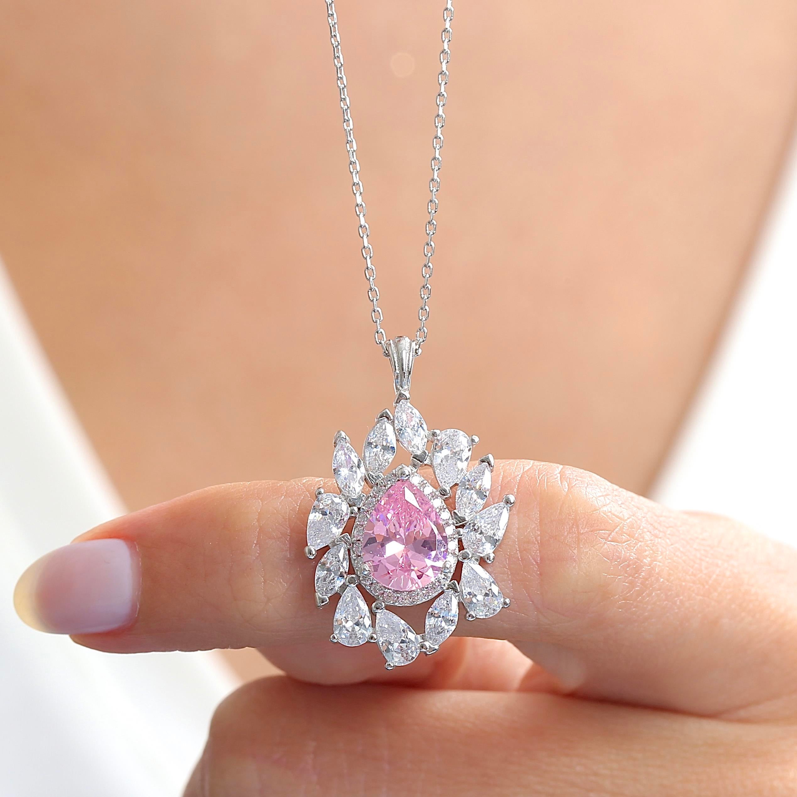 Effective Diamond Istanbul Grandeur Pink Silver Necklace