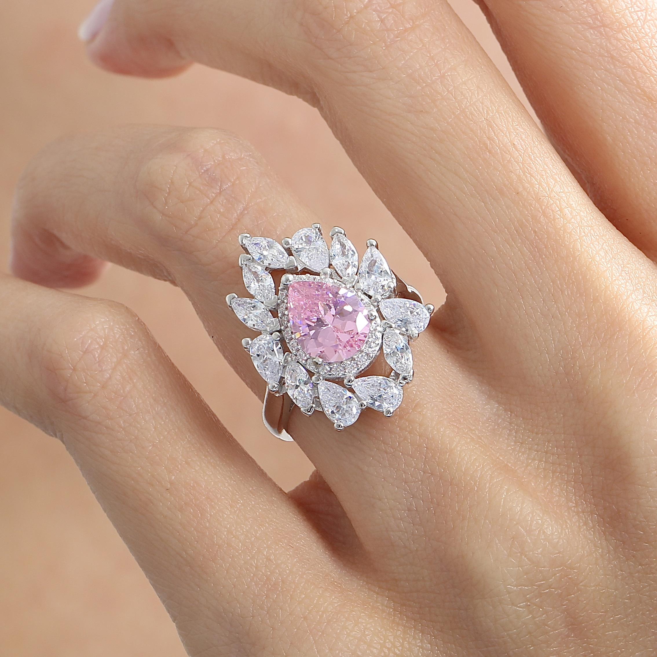 Effective Diamond Istanbul Grandeur Pink Silver Ring