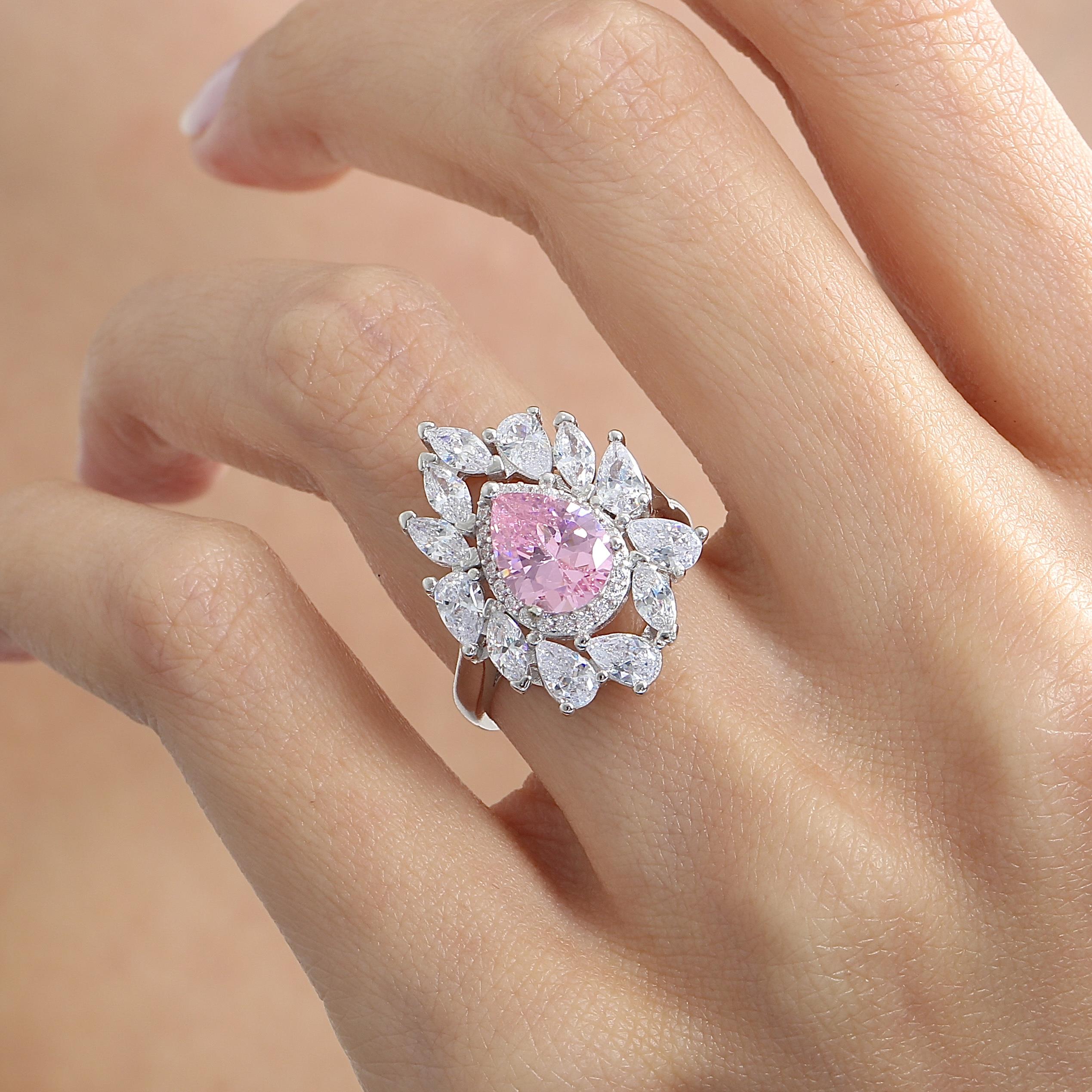 Effective Diamond Istanbul Grandeur Pink Silver Ring