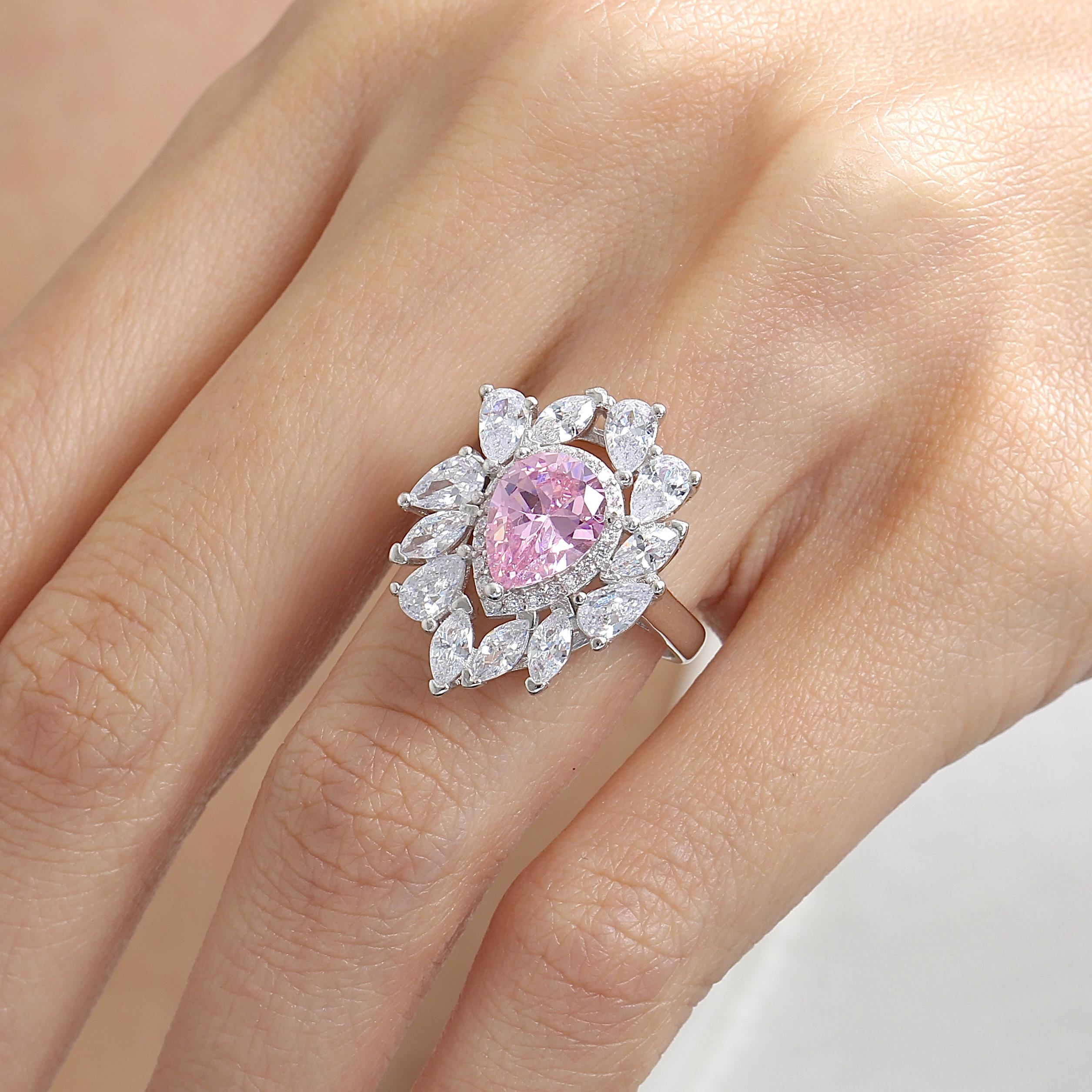 Effective Diamond Istanbul Grandeur Pink Silver Ring