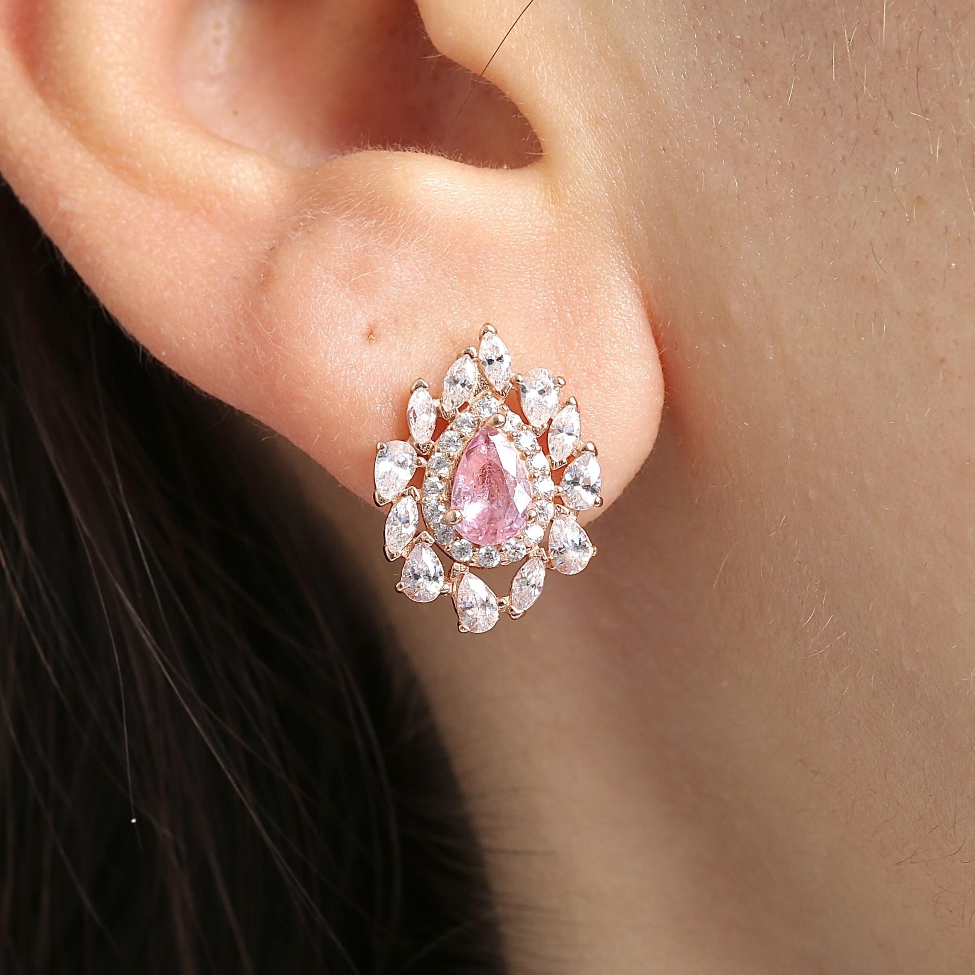 Effective Diamond Istanbul Grandeur Pink Stone Rose Earrings