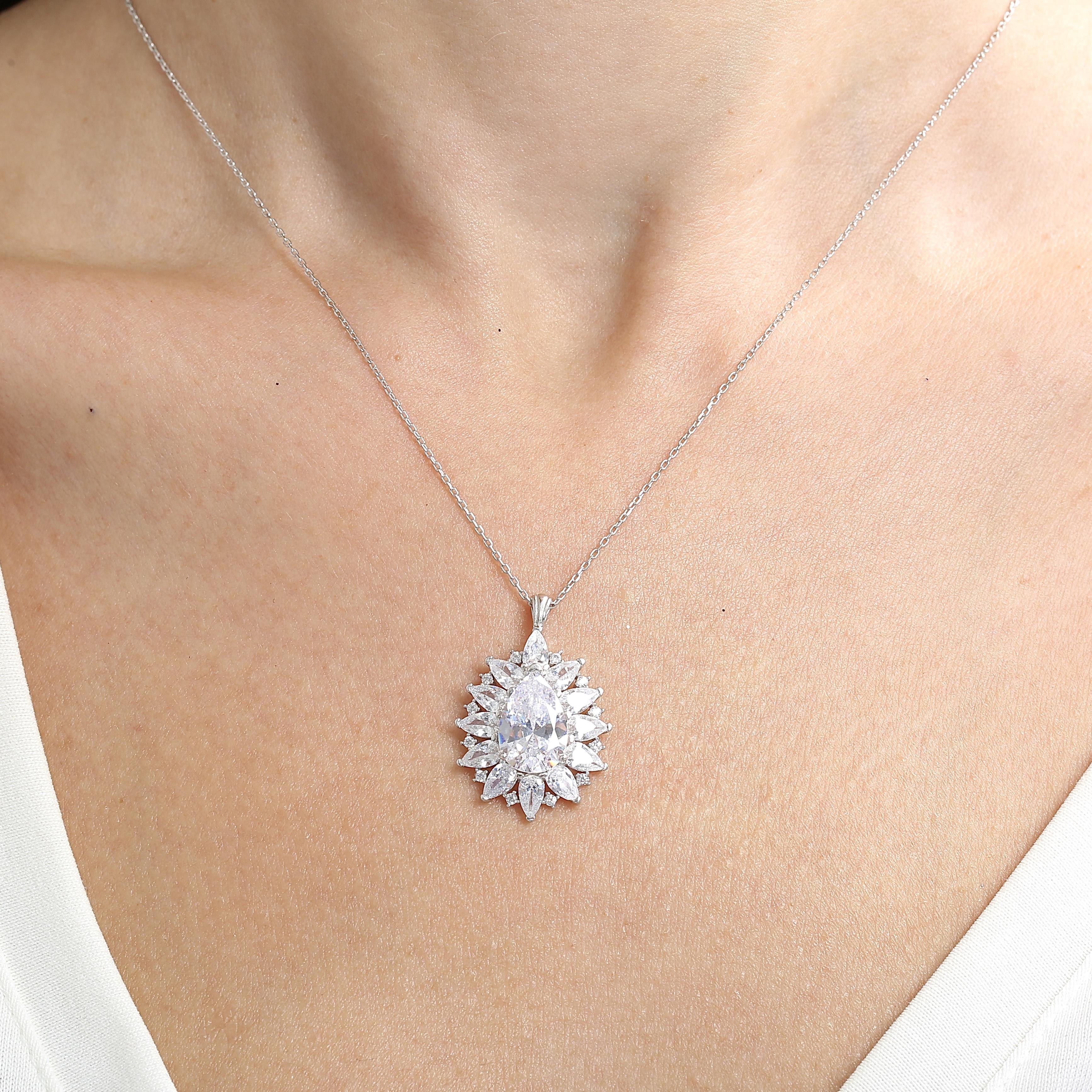 Effective Diamond London Passion Sparkling Silver Necklace