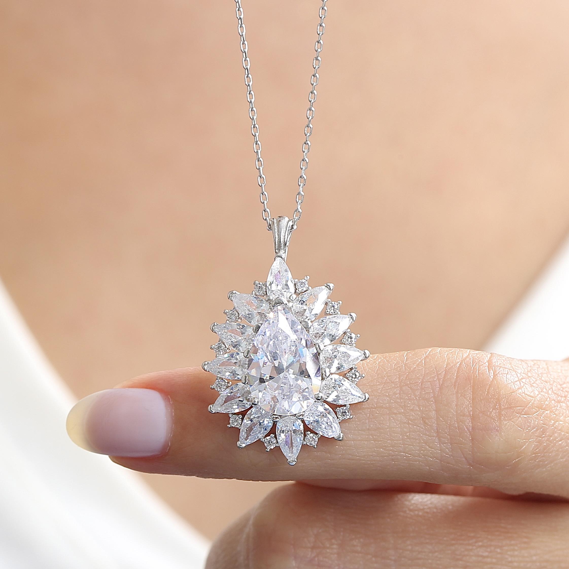 Effective Diamond London Passion Sparkling Silver Necklace