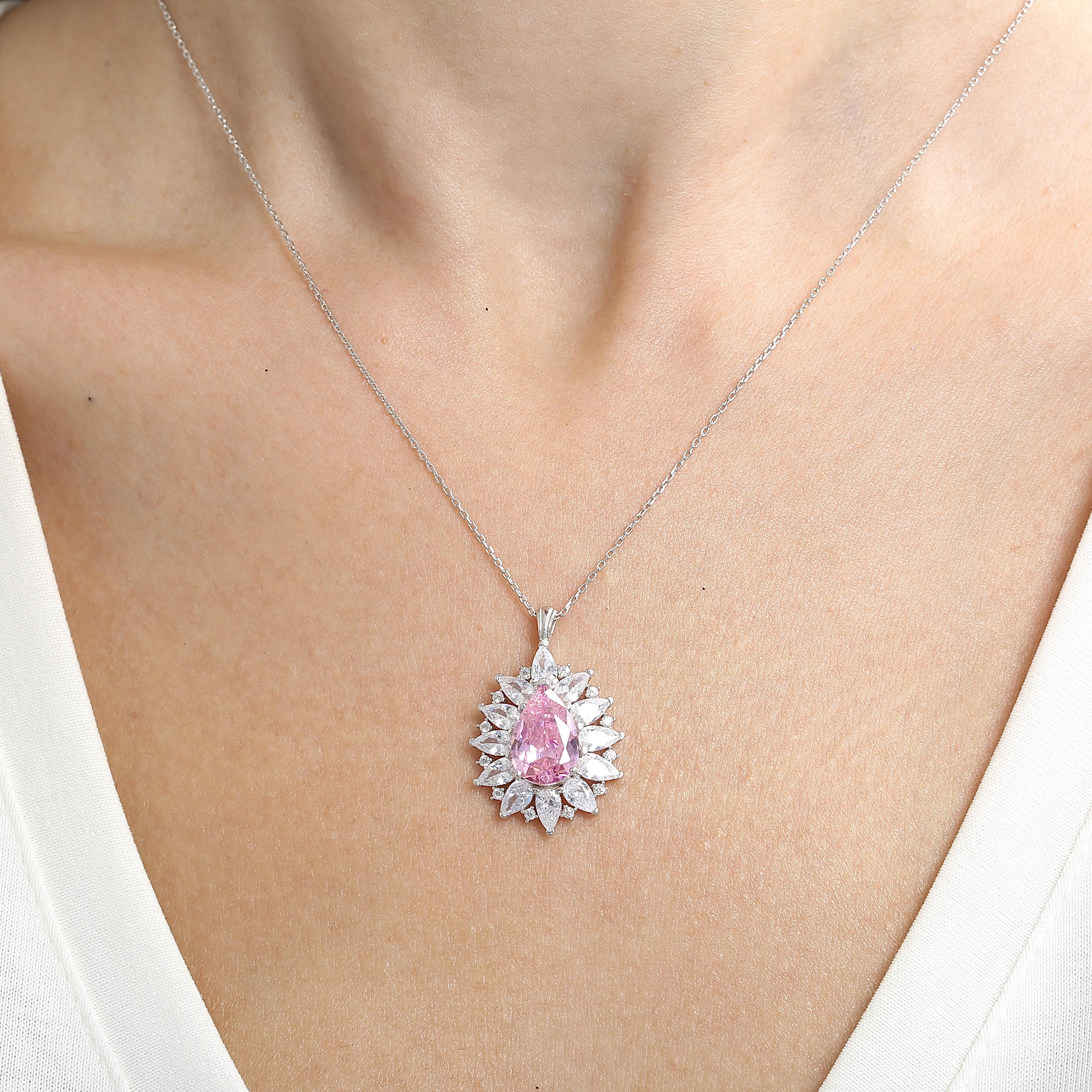 Effective Diamond London Passion Pink Necklace