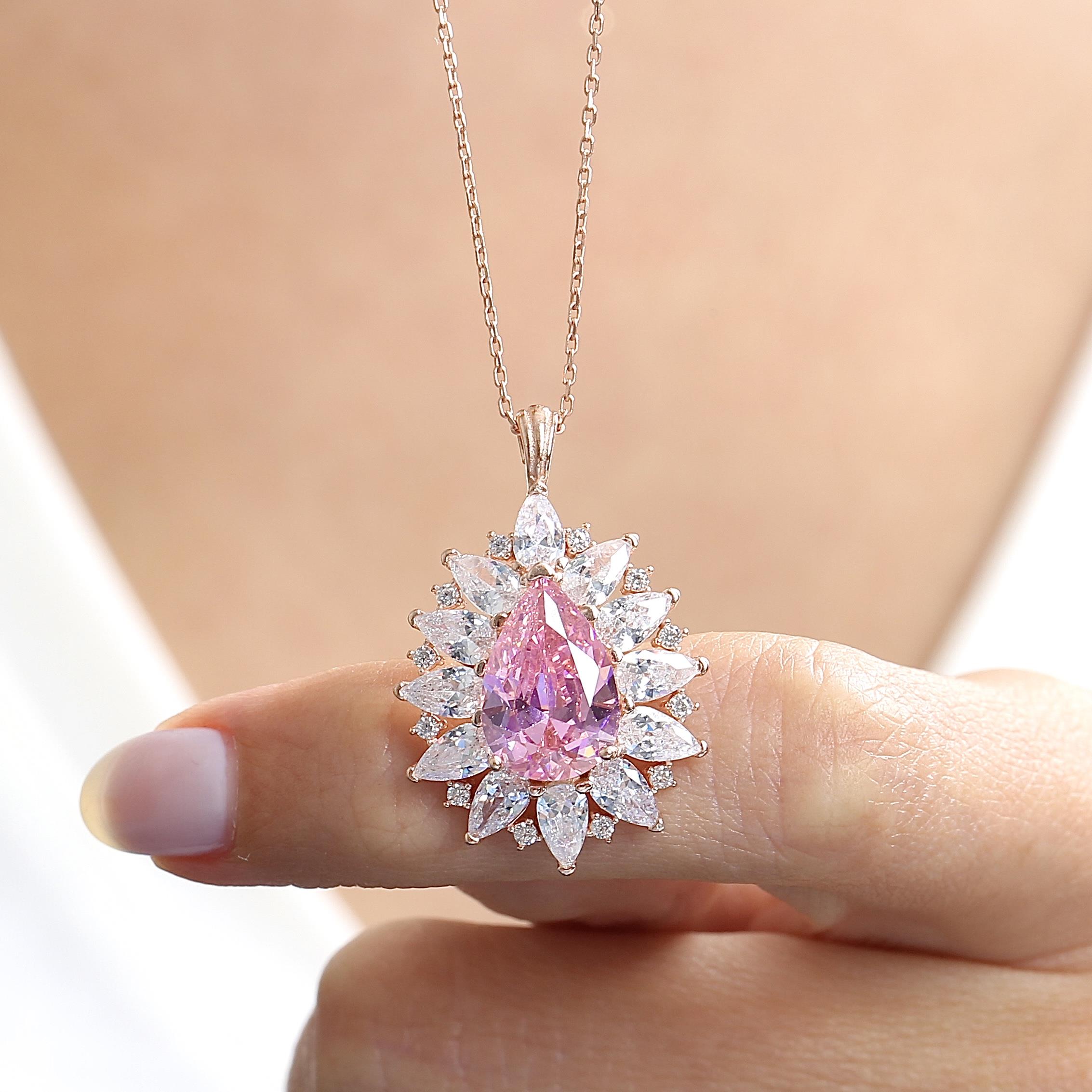 Effective Diamond London Passion Pink Rose Gold Necklace