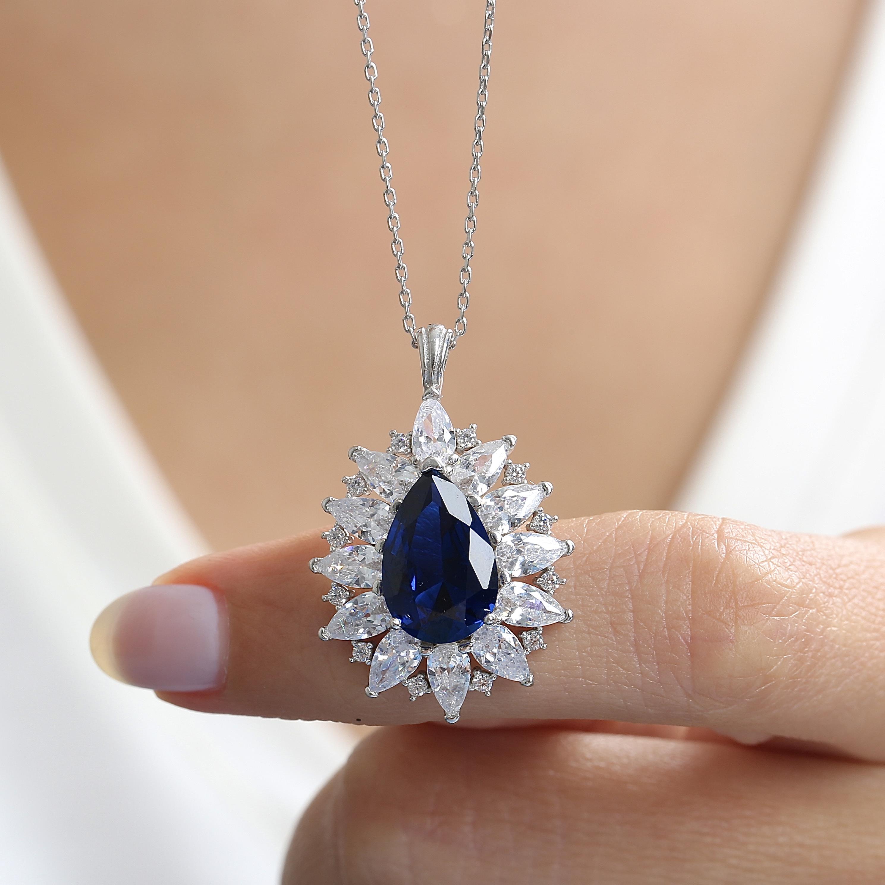 Effective Diamond London Passion Sapphire Silver Necklace