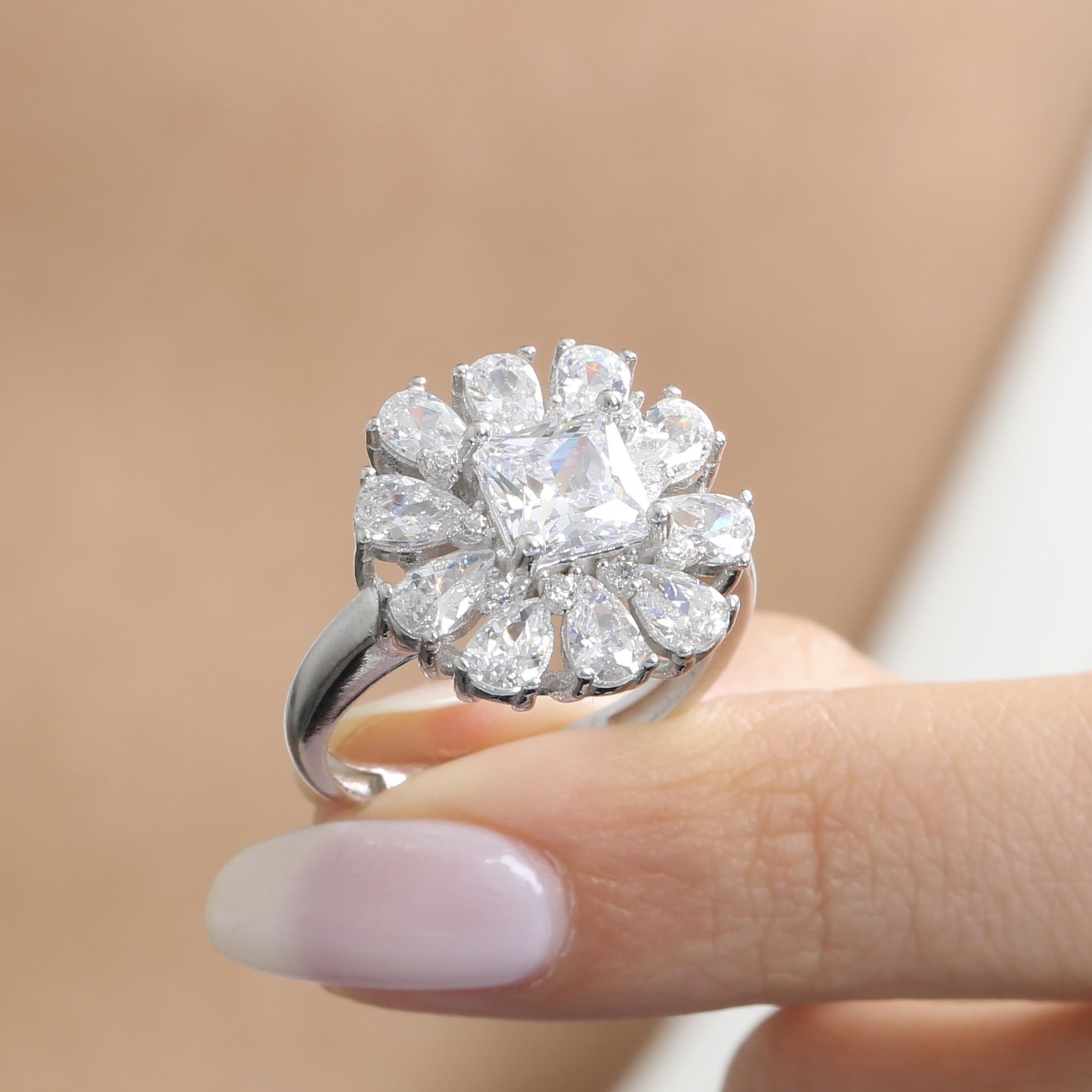 Effective Diamond Milano Dream White Stone Silver Ring