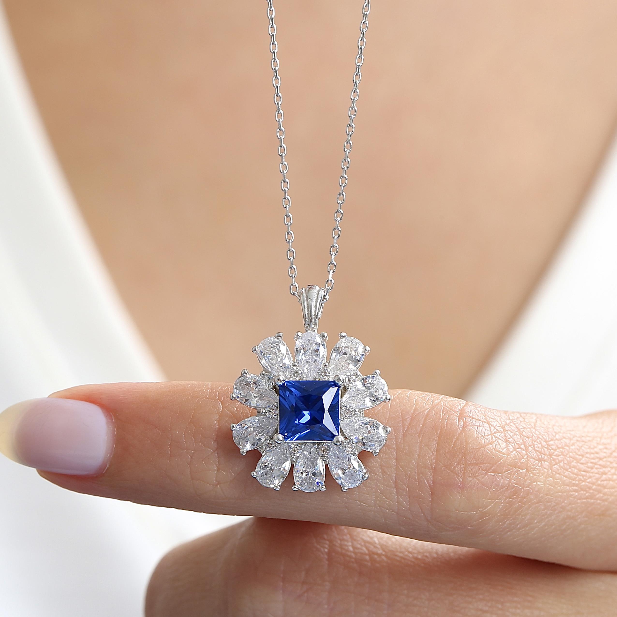 Effective Diamond Milano Dream Sapphire Stone Silver Necklace