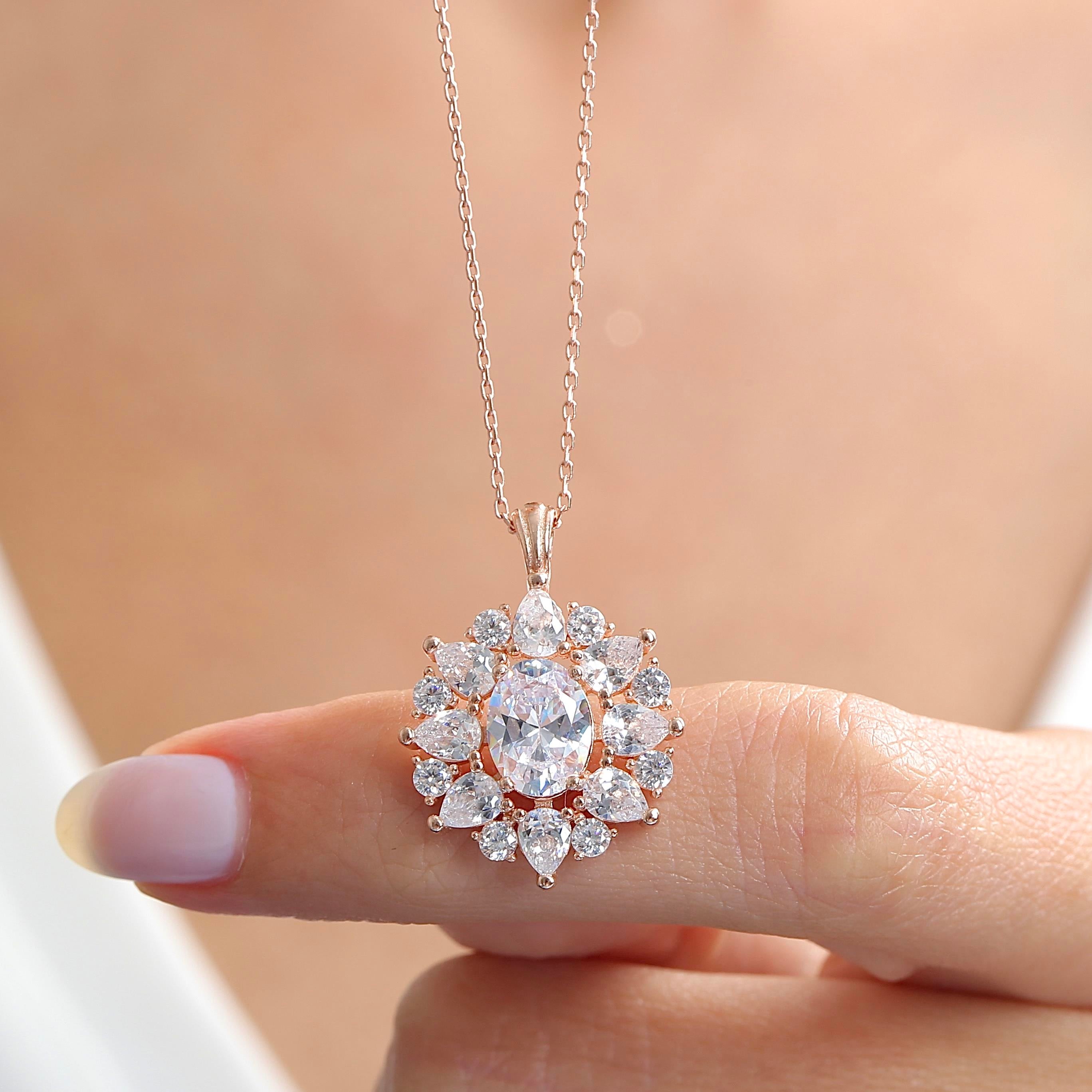 Effective Diamond Paris Sparkle Rose Gold Necklace