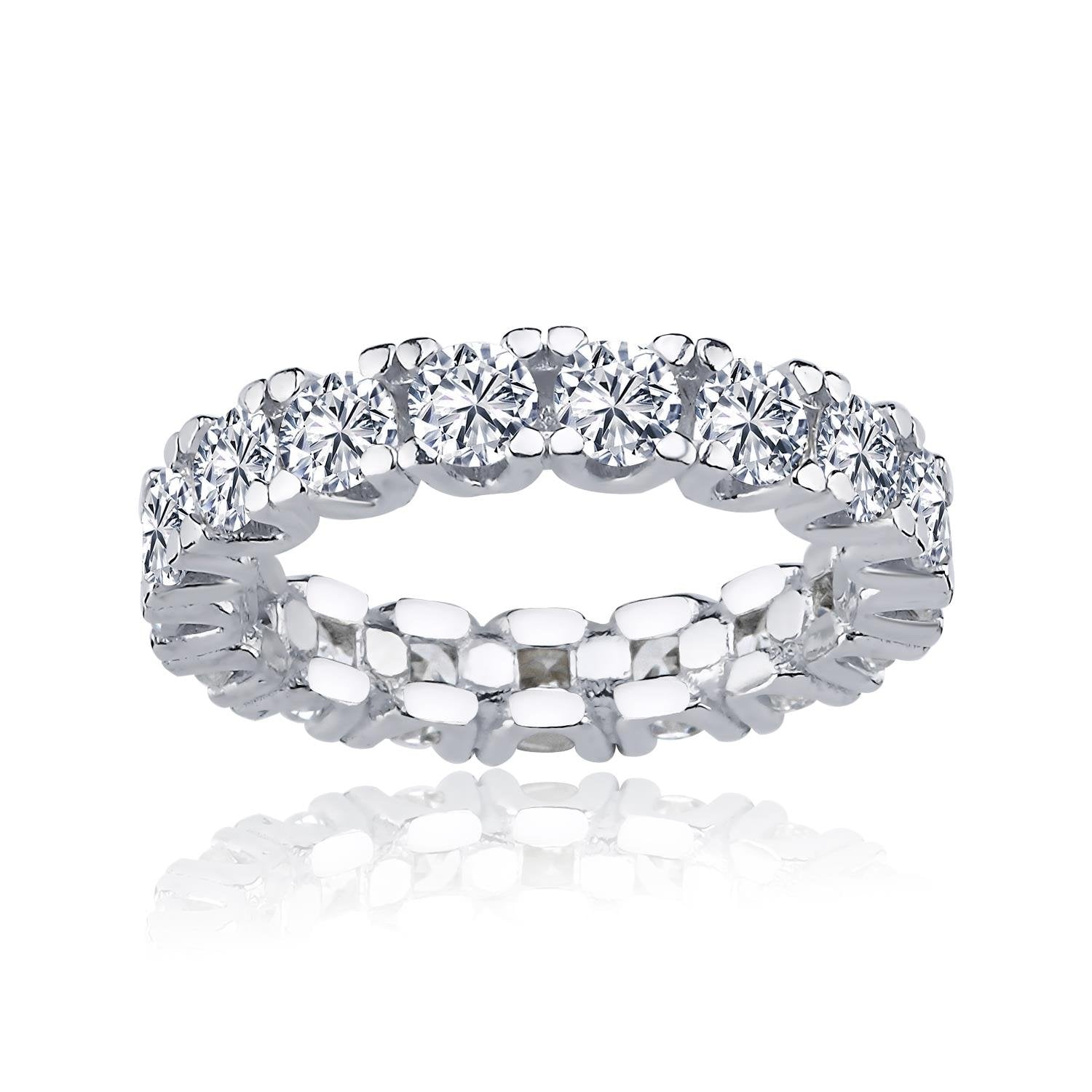 Anillo tamtur modelo U de plata con circonitas redondas y baño de rodio – elegante y deslumbrante desde todos los ángulos.